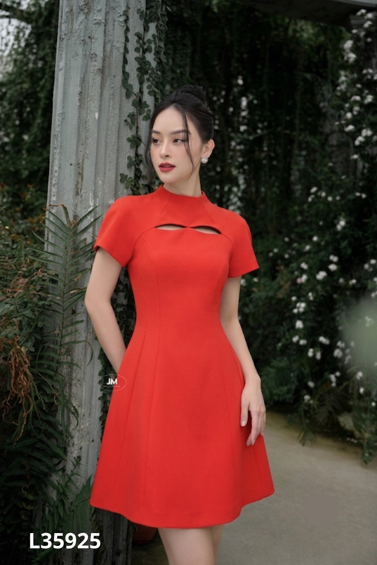 Váy cam đỏ cổ cao trơn