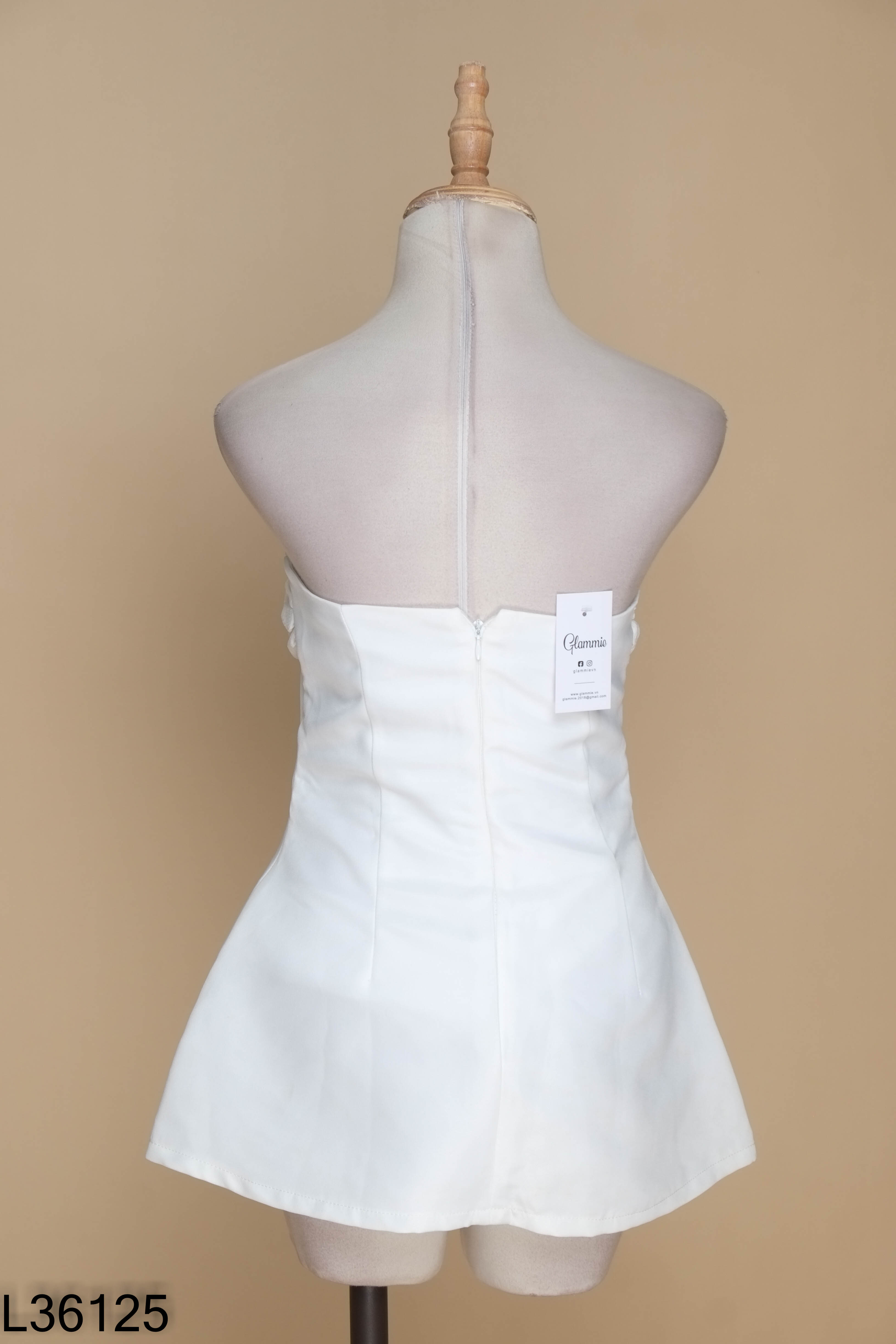 Áo BBSTORE'S quây trắng