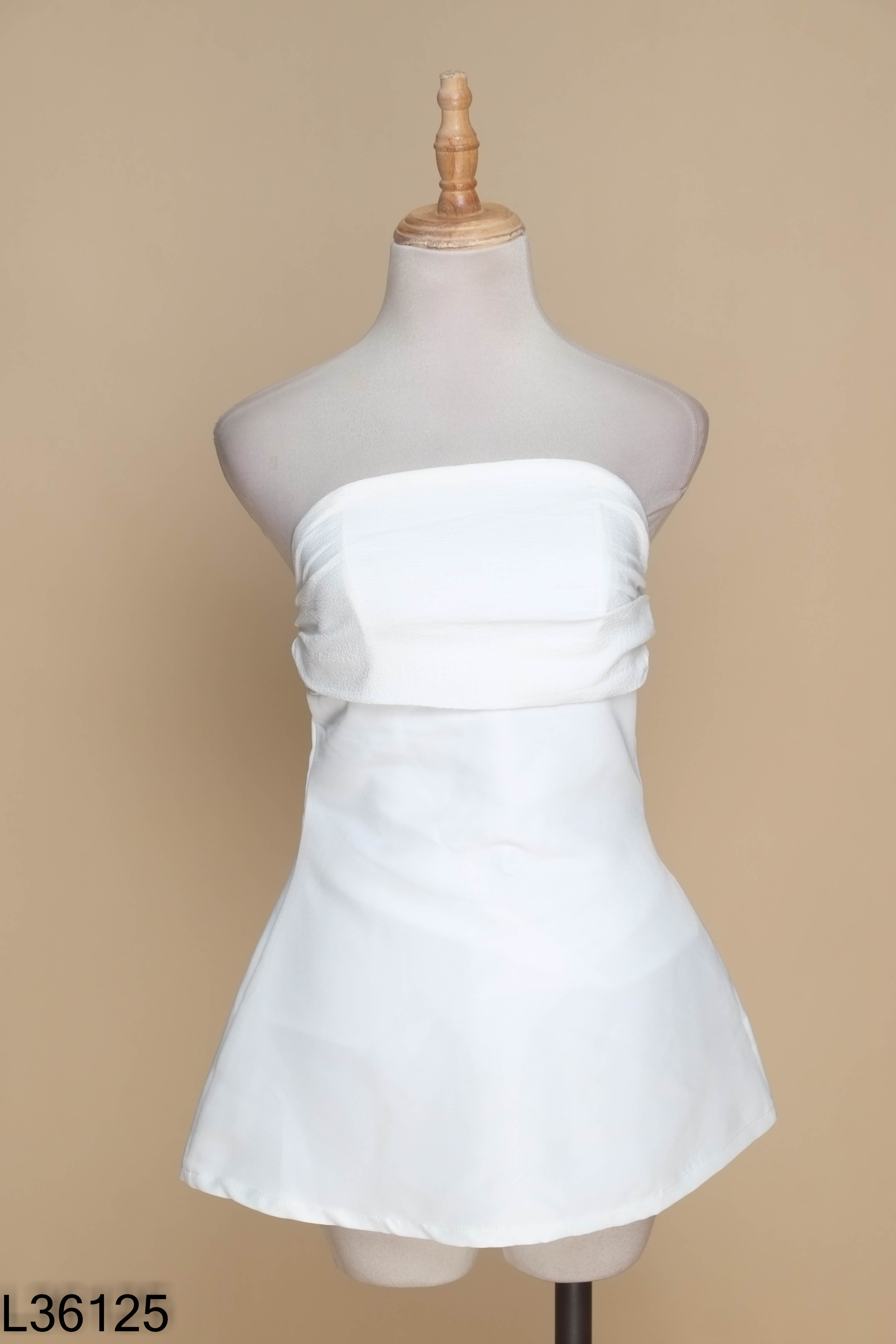 Áo BBSTORE'S quây trắng