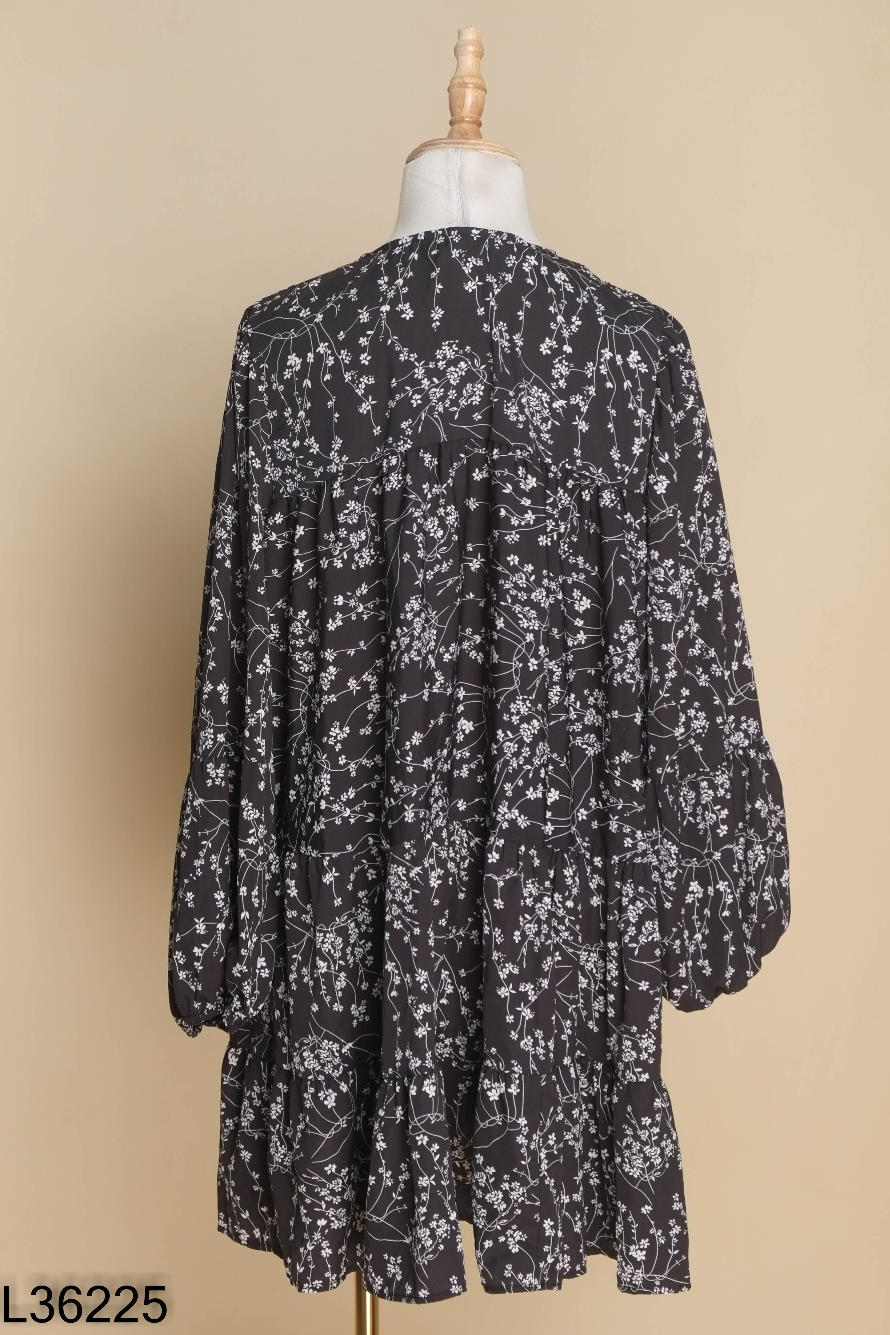 Váy babydoll đen họa tiết