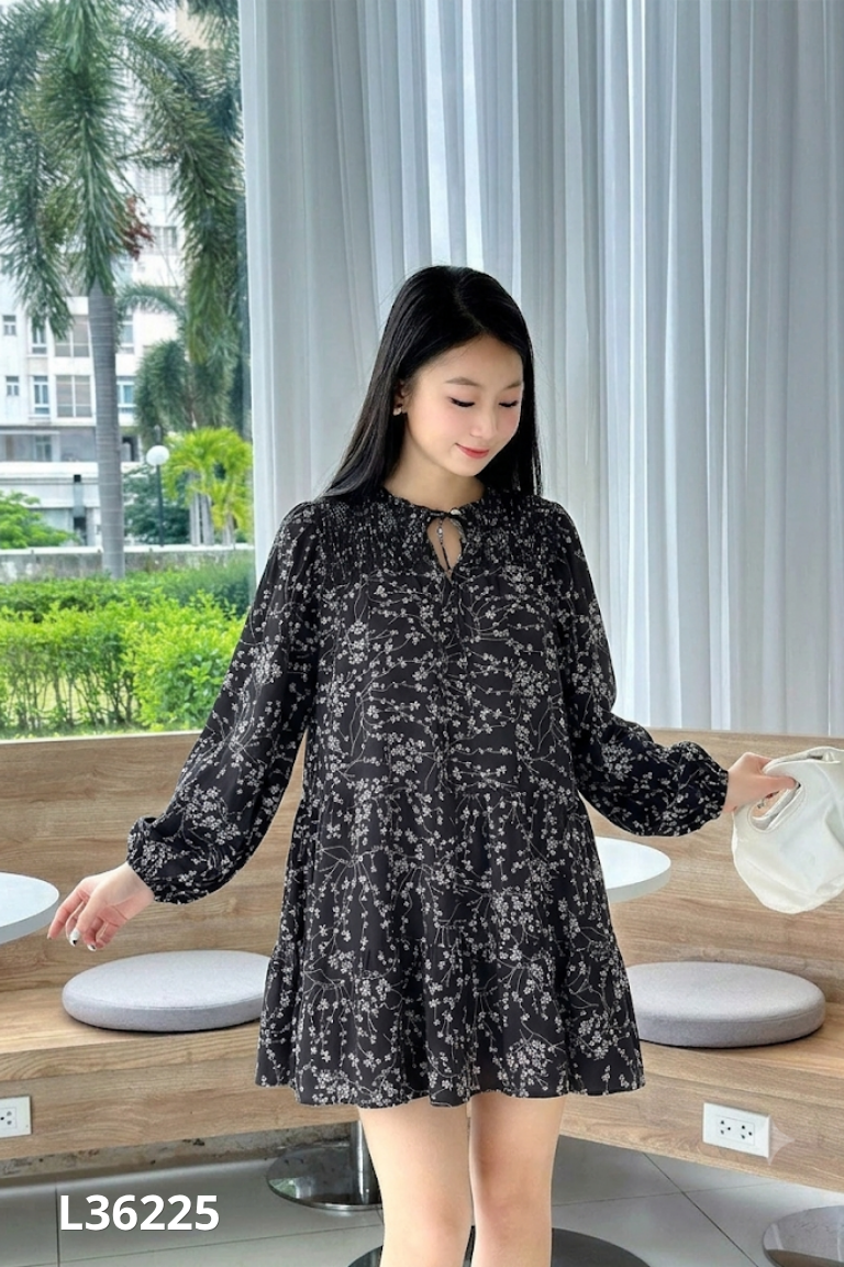Váy babydoll đen họa tiết