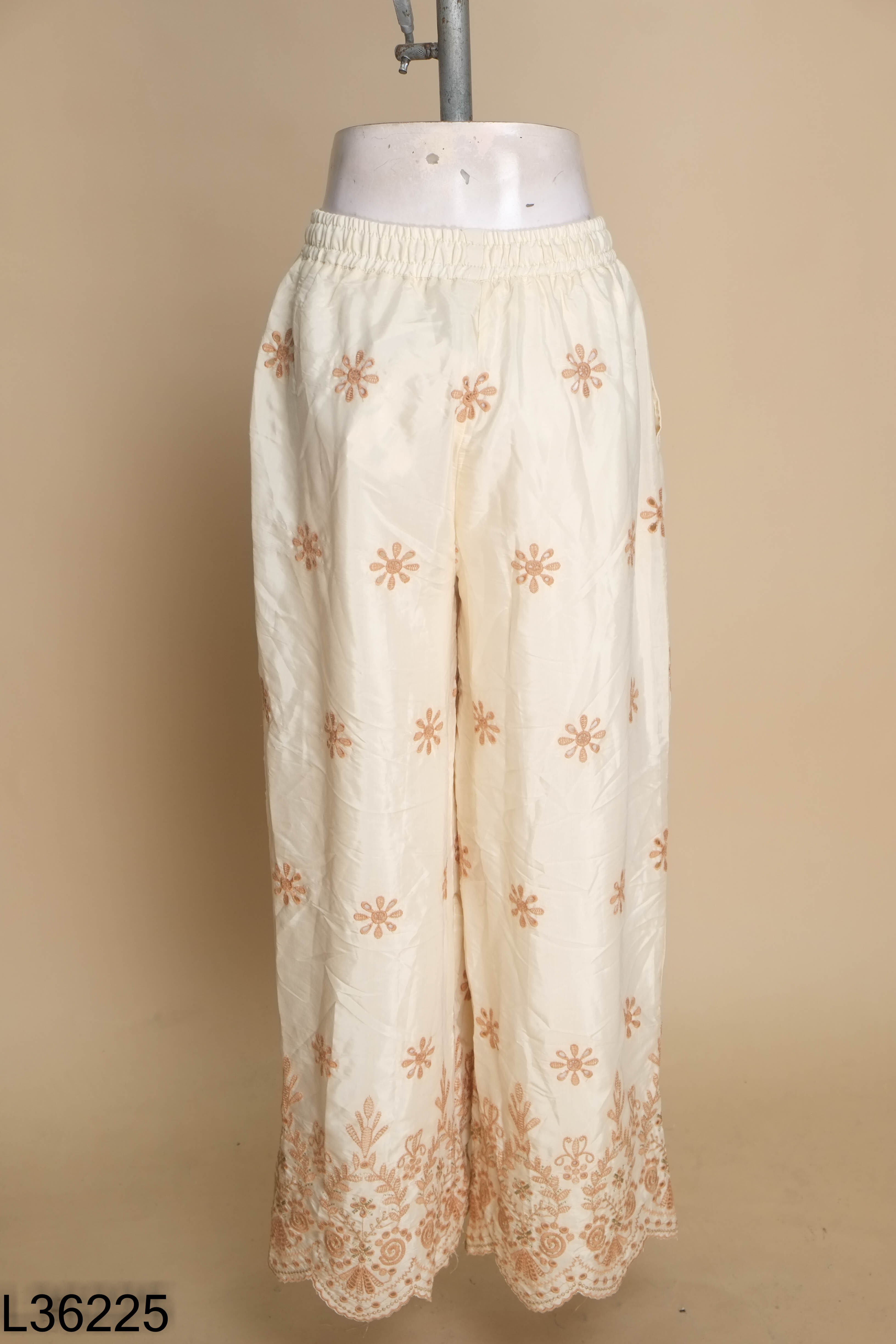 NEWTAG Quần ZARA (xuất) be thêu nâu