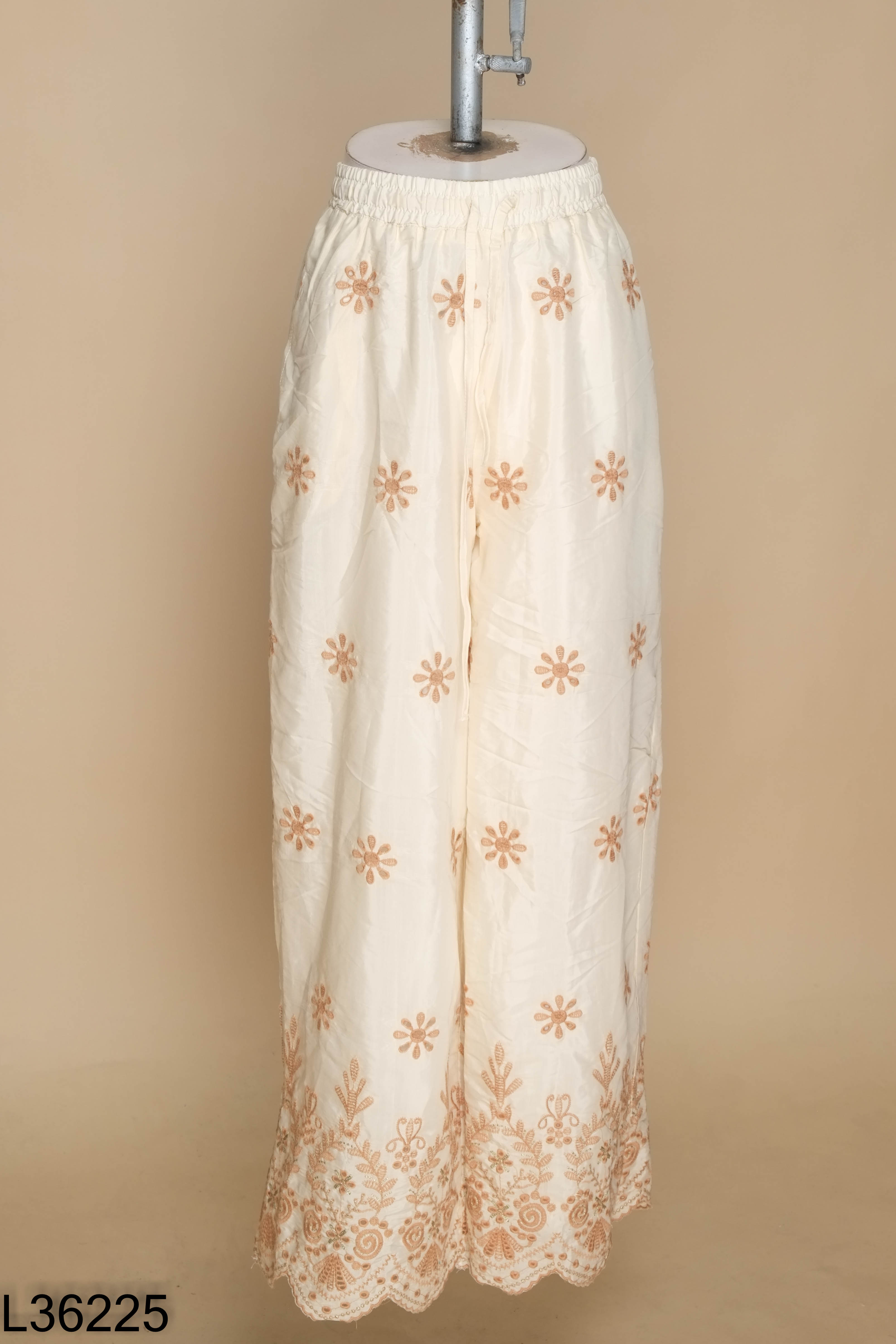 NEWTAG Quần ZARA (xuất) be thêu nâu