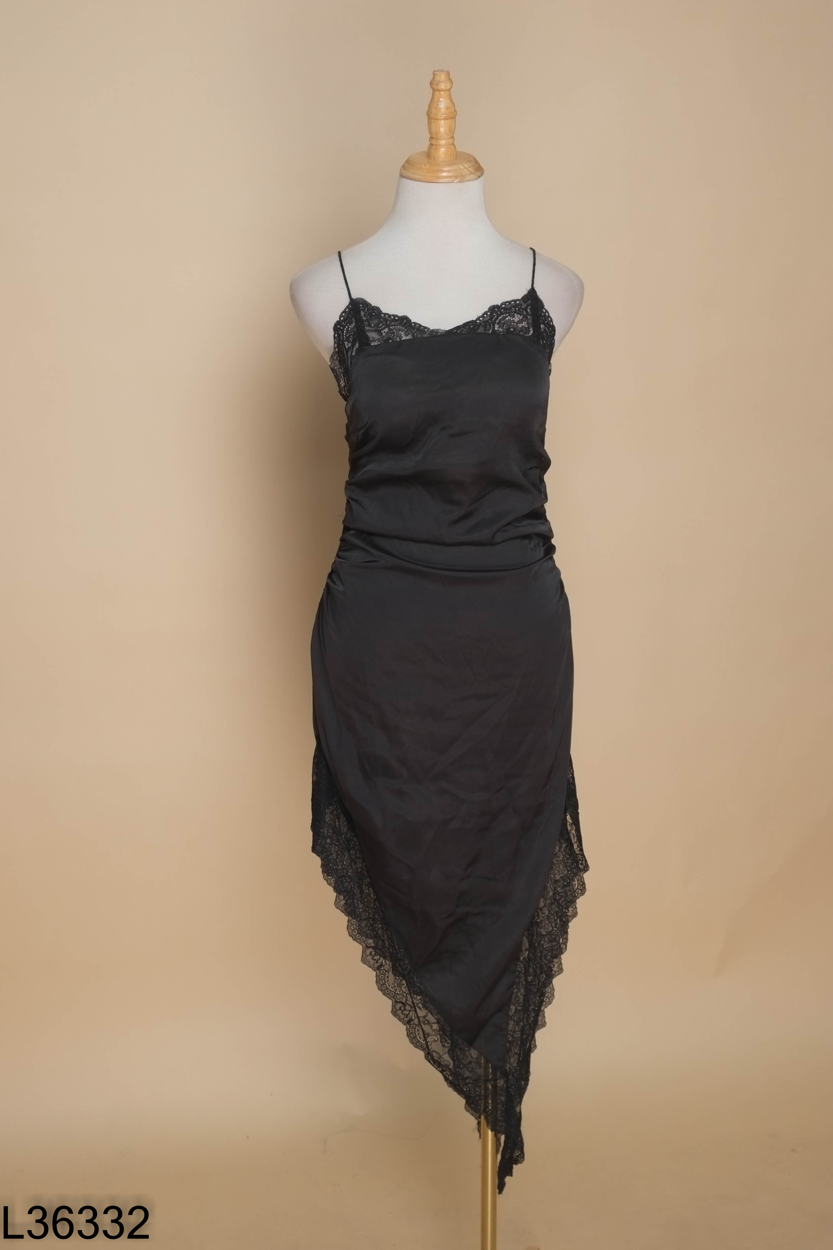 Váy lụa hai dây đen phối ren ZARA (xuất)