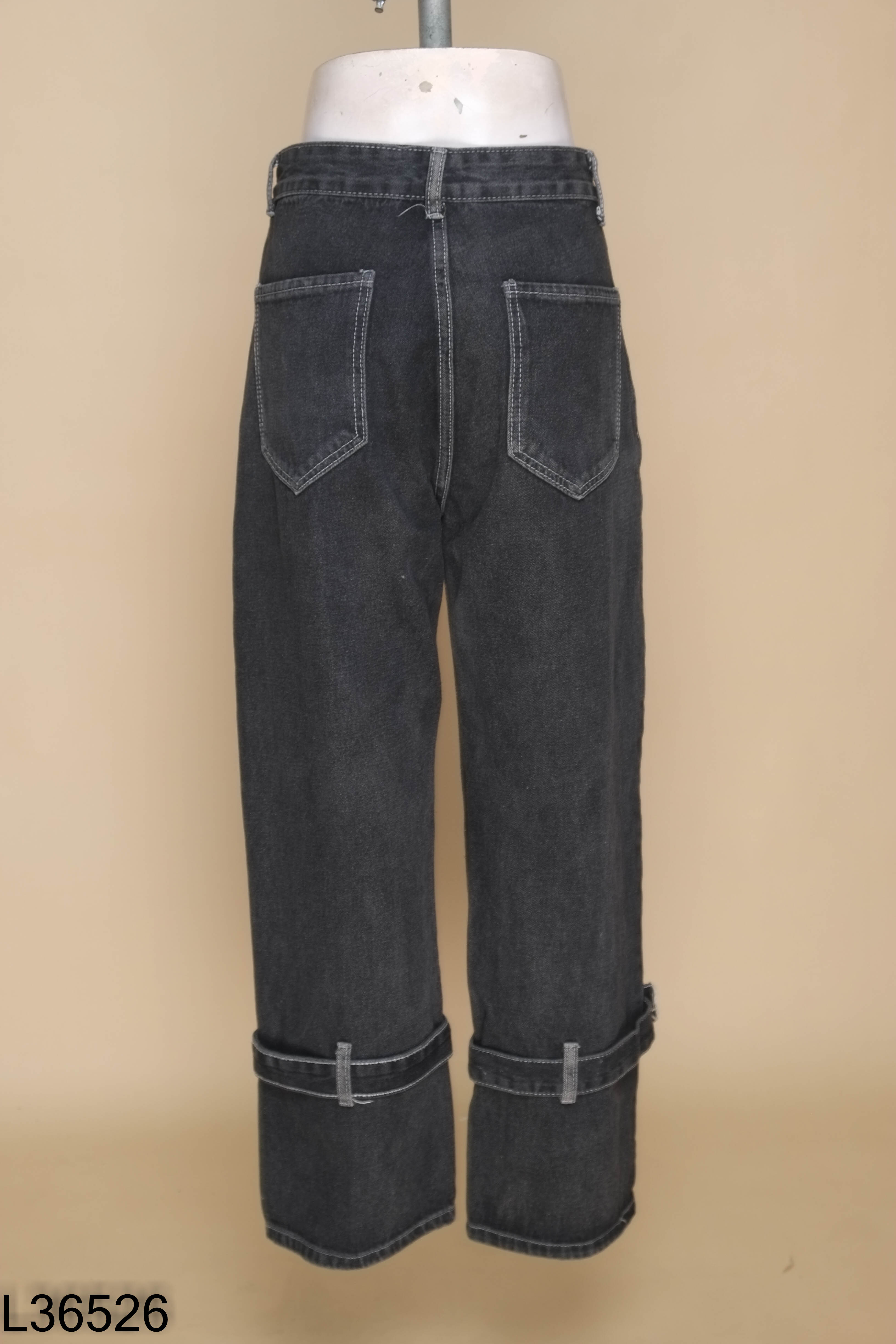 Quần jeans đen sọc phối kiểu