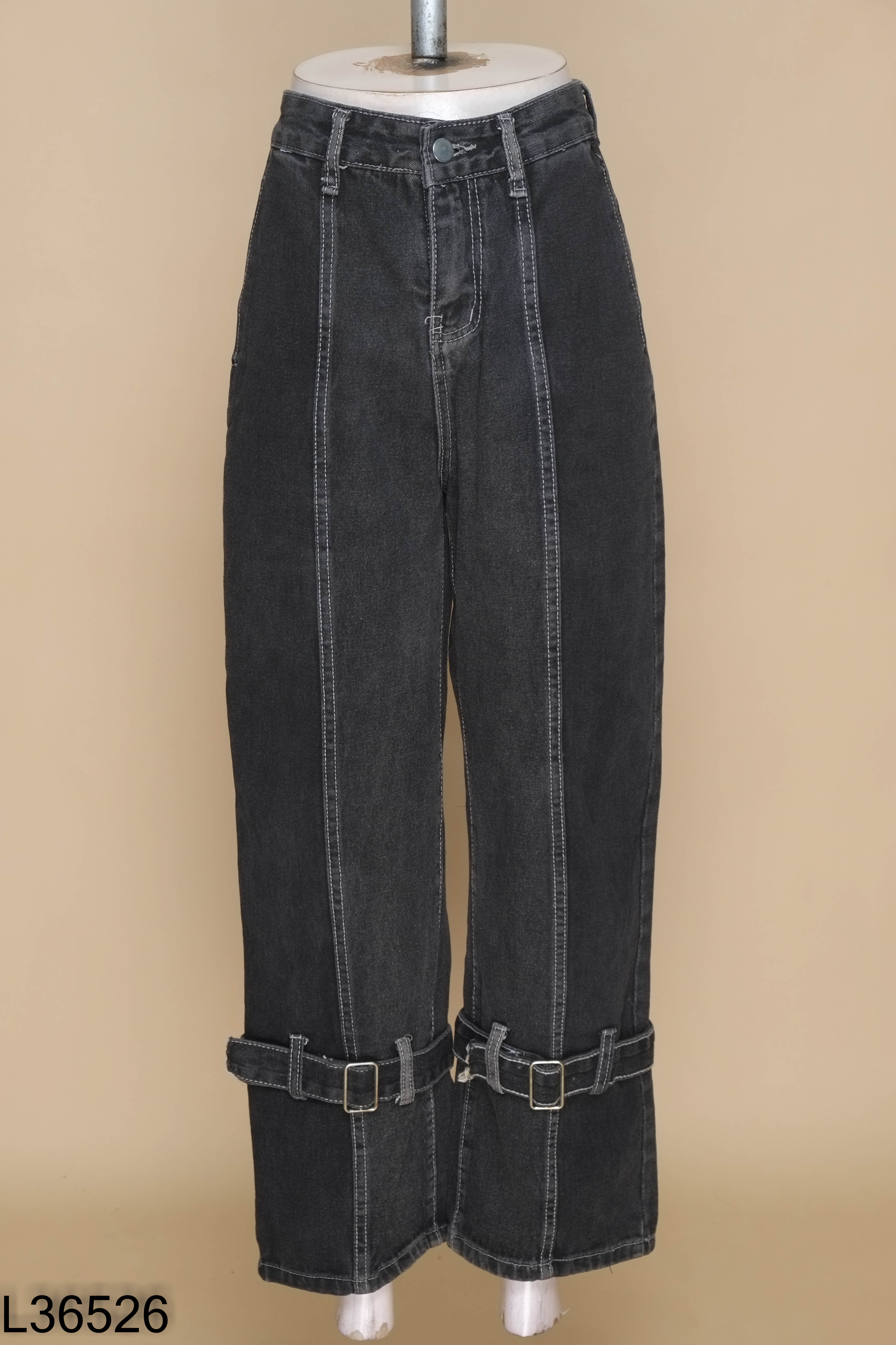 Quần jeans đen sọc phối kiểu