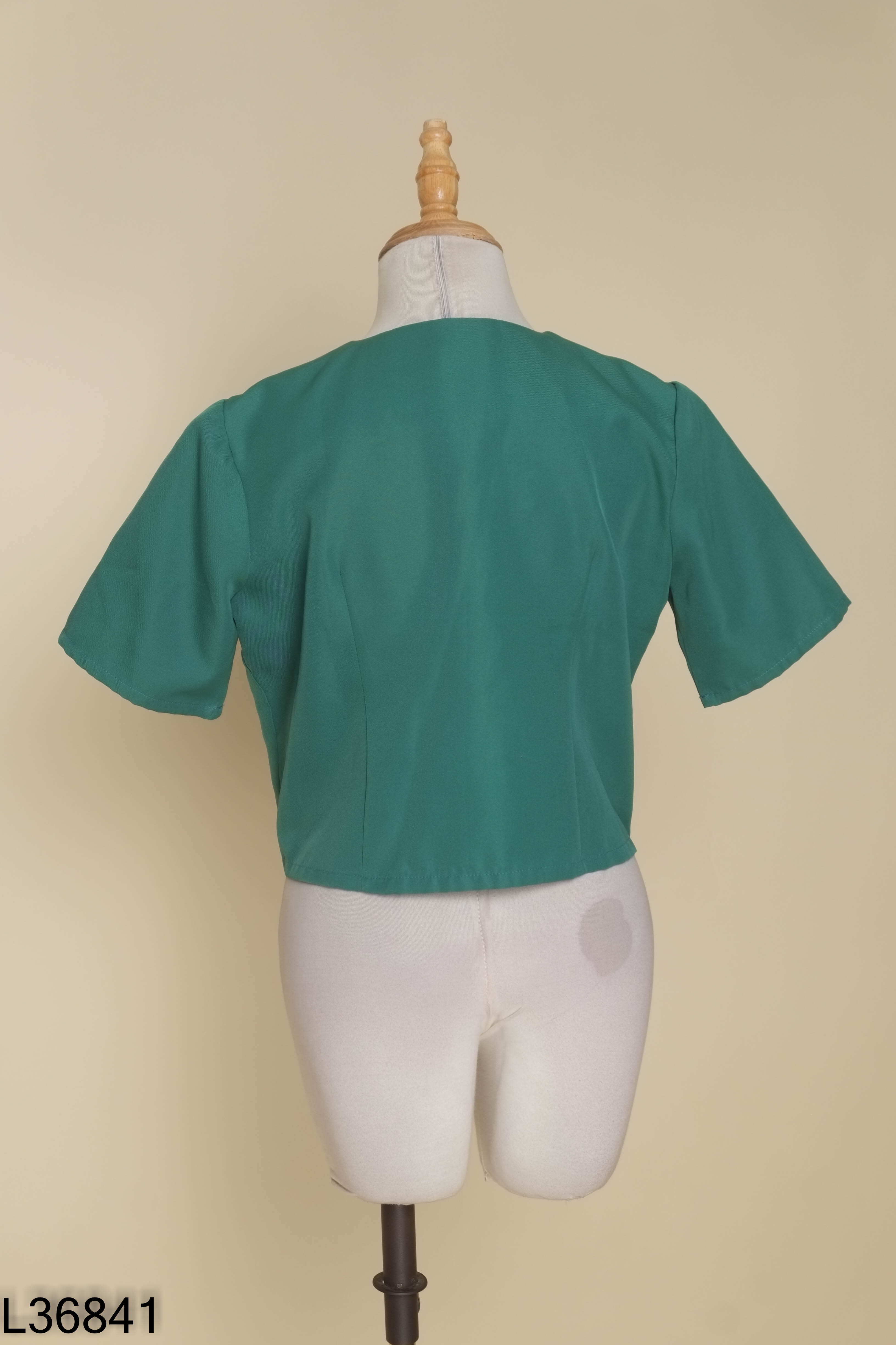 Áo xanh MIỀU cổ tim