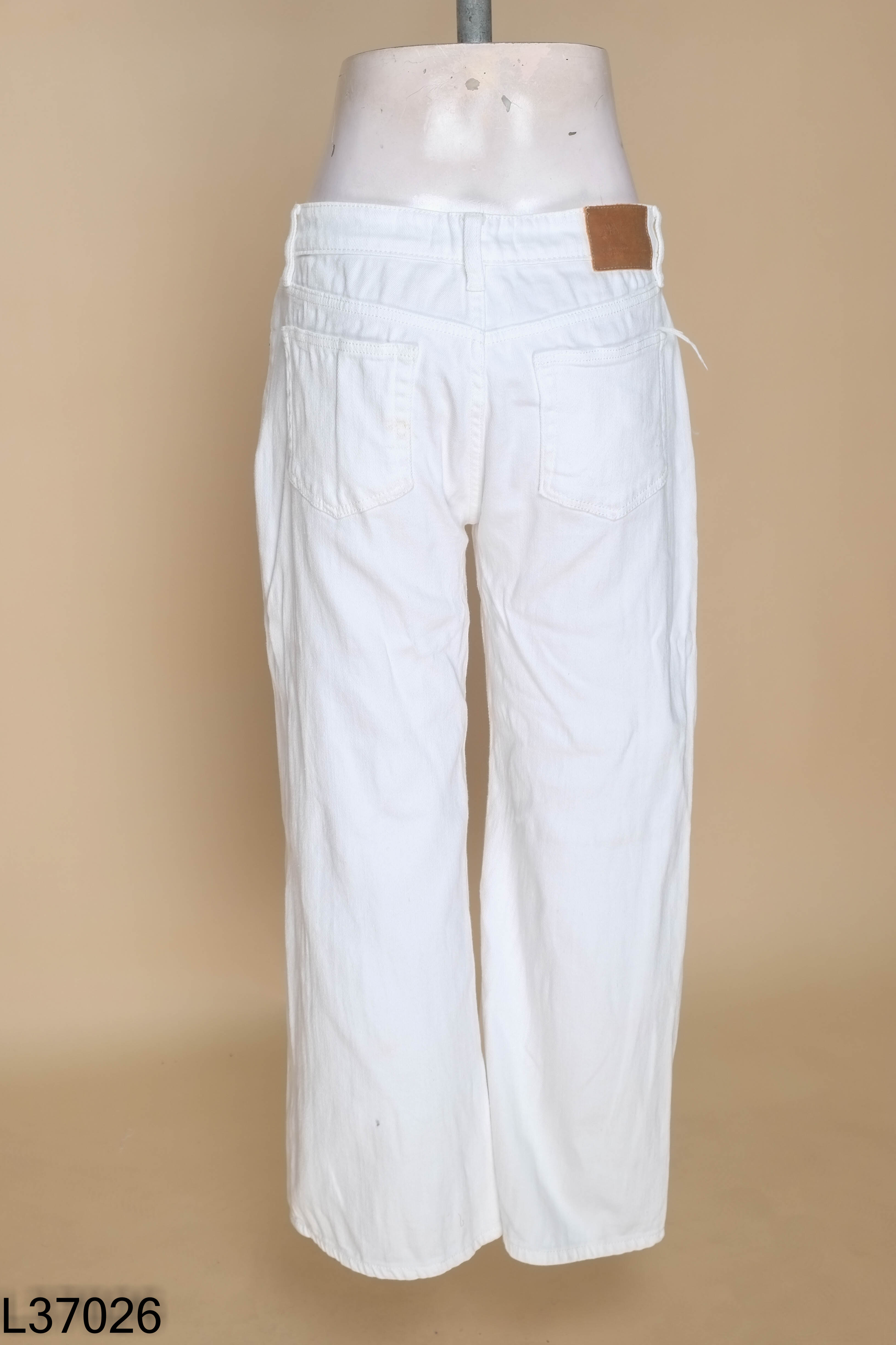 Quần ZARA jeans trắng suông