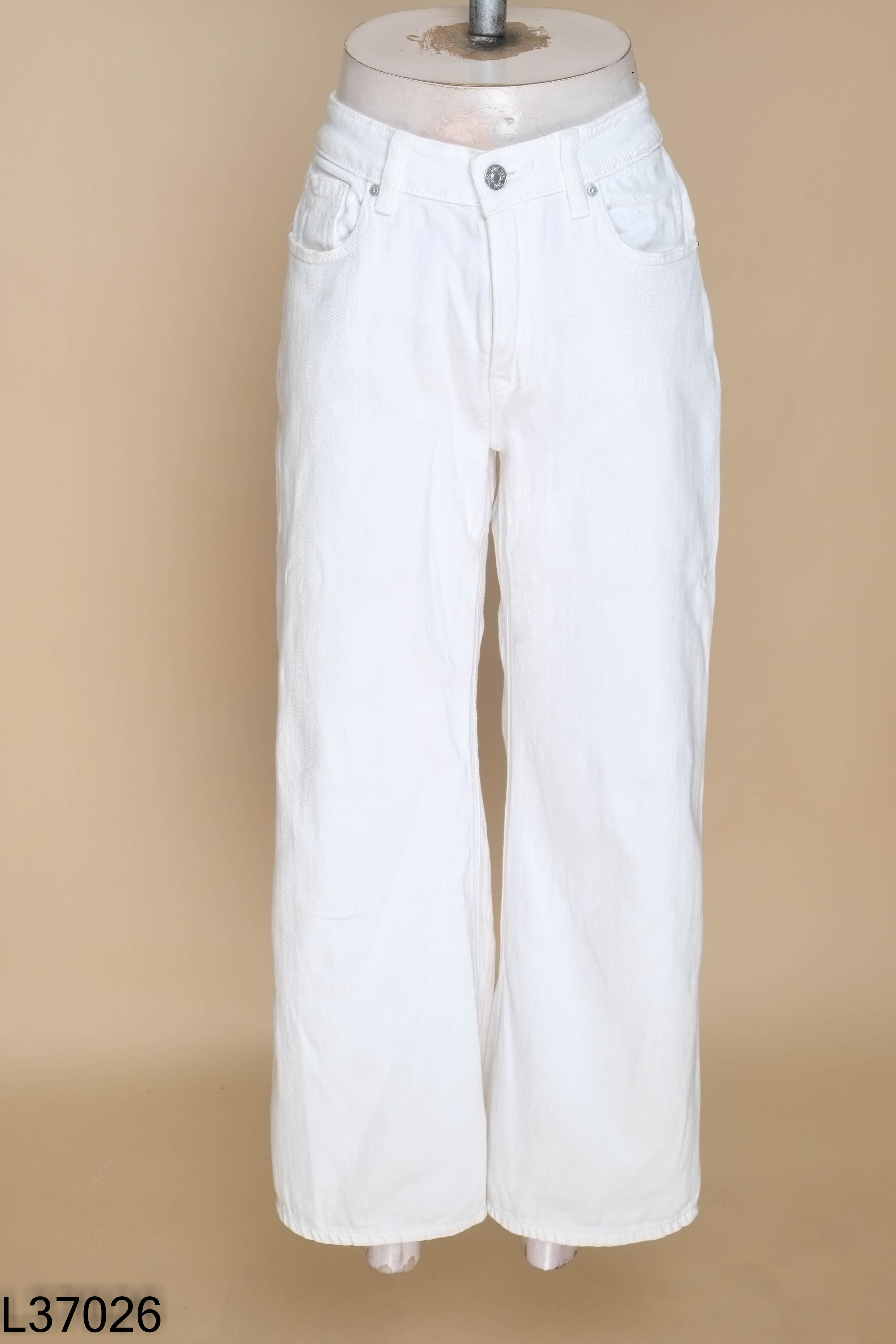 Quần ZARA jeans trắng suông
