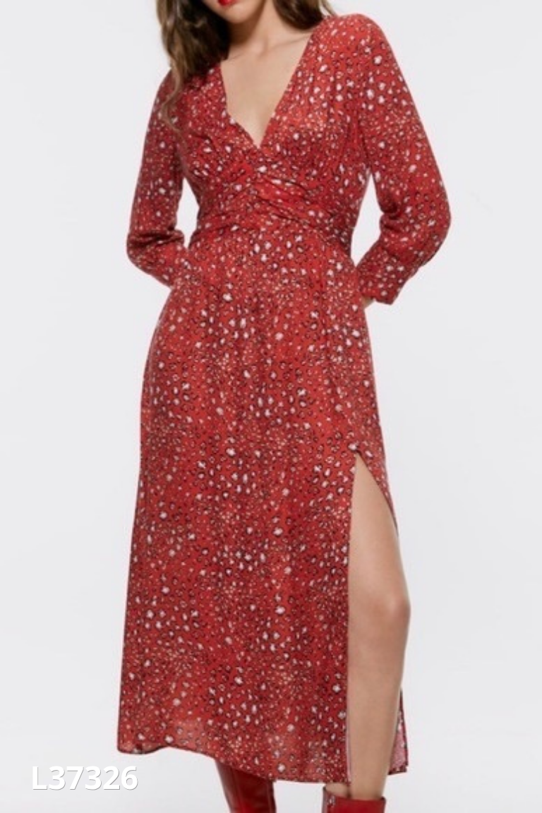 Váy đỏ ZARA họa tiết cổ V