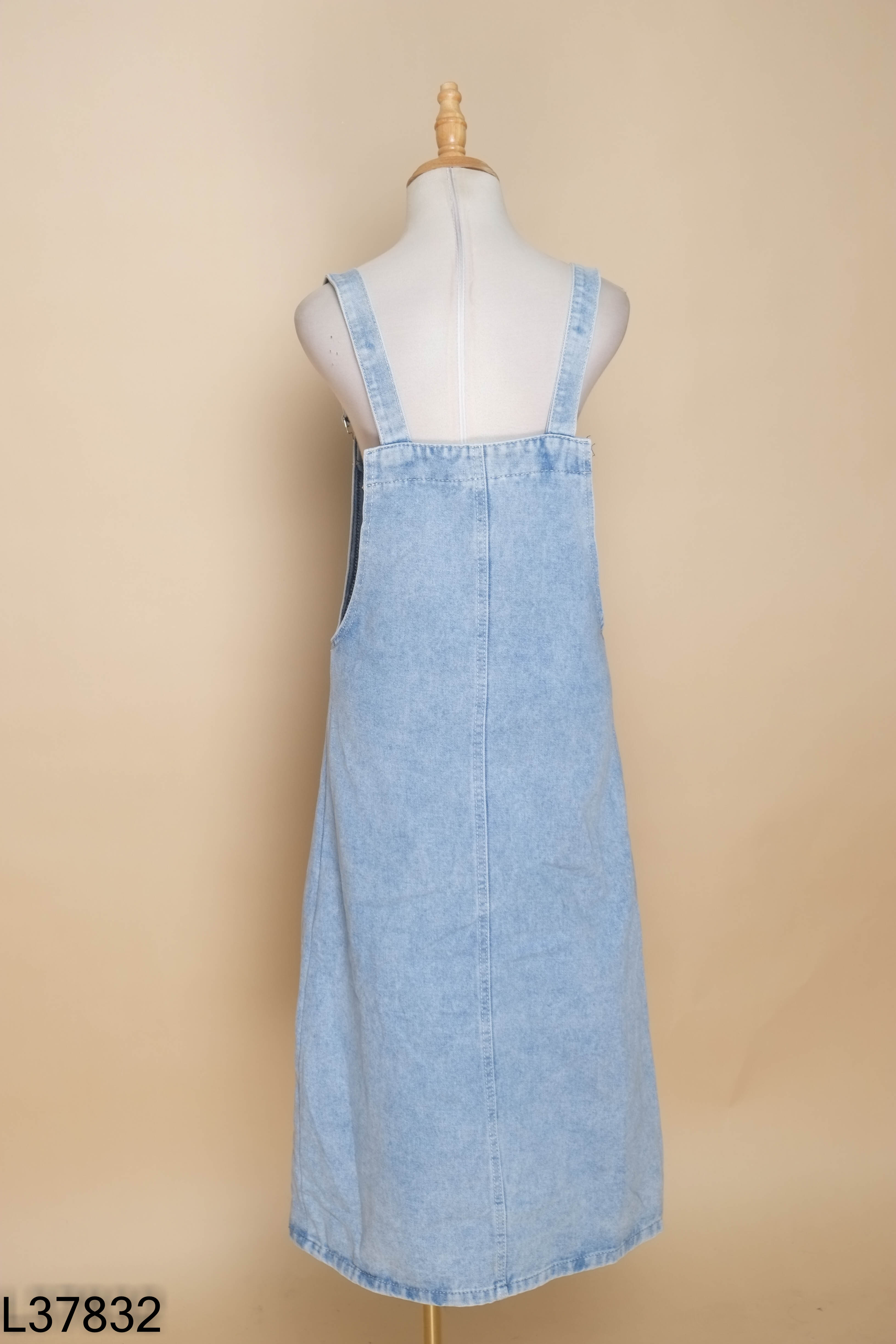 Jumpsuit yếm jean xanh túi ngực