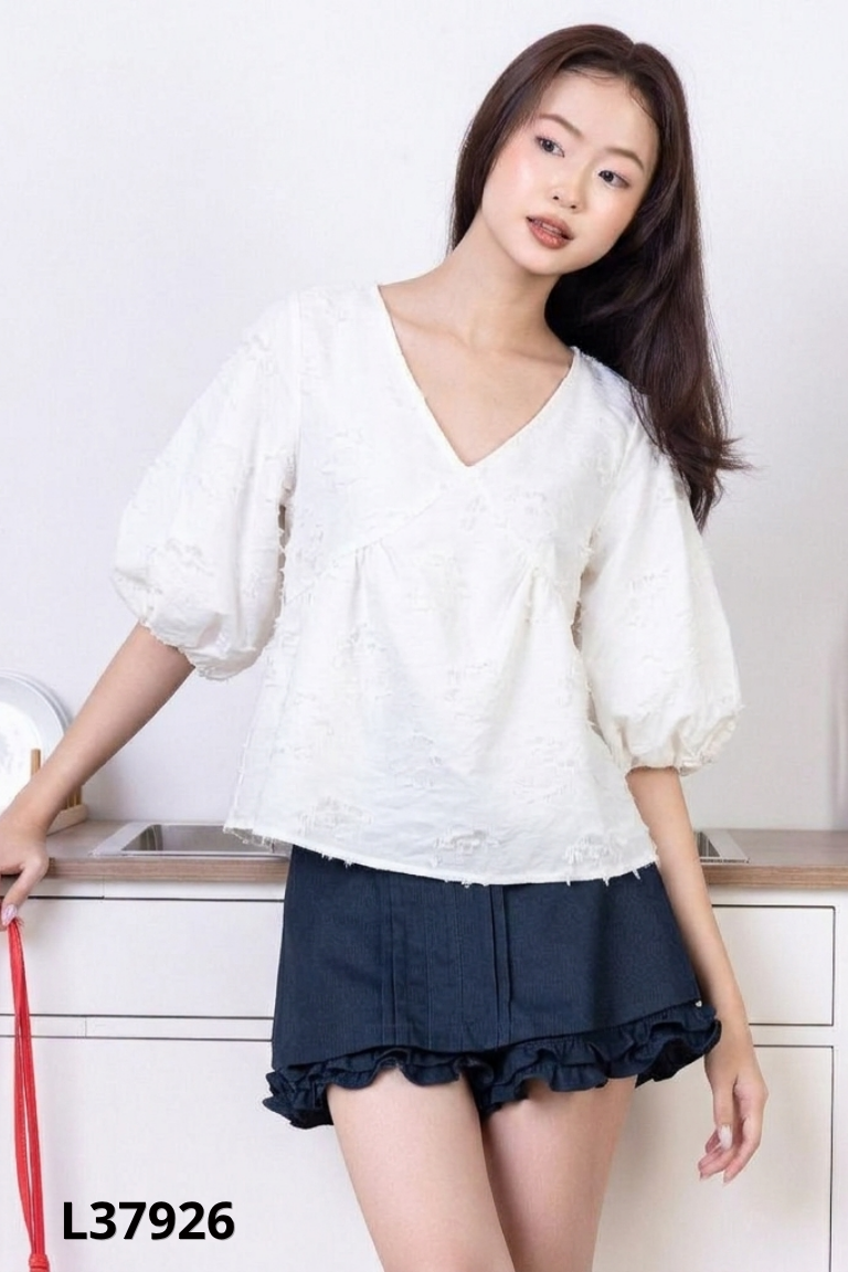 Áo be bồng cổ tim họa tiết
