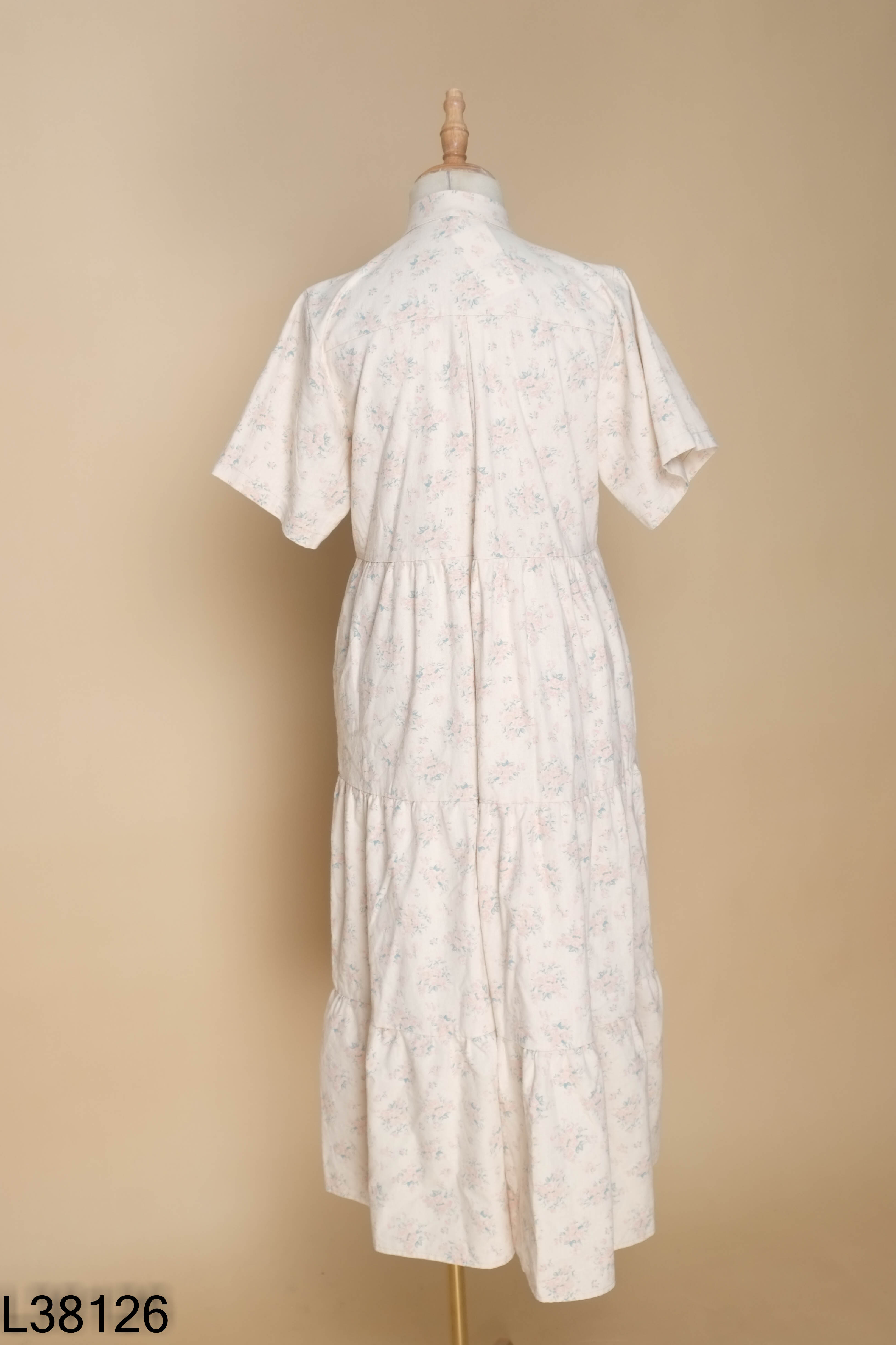 Váy linen be họa tiết hoa