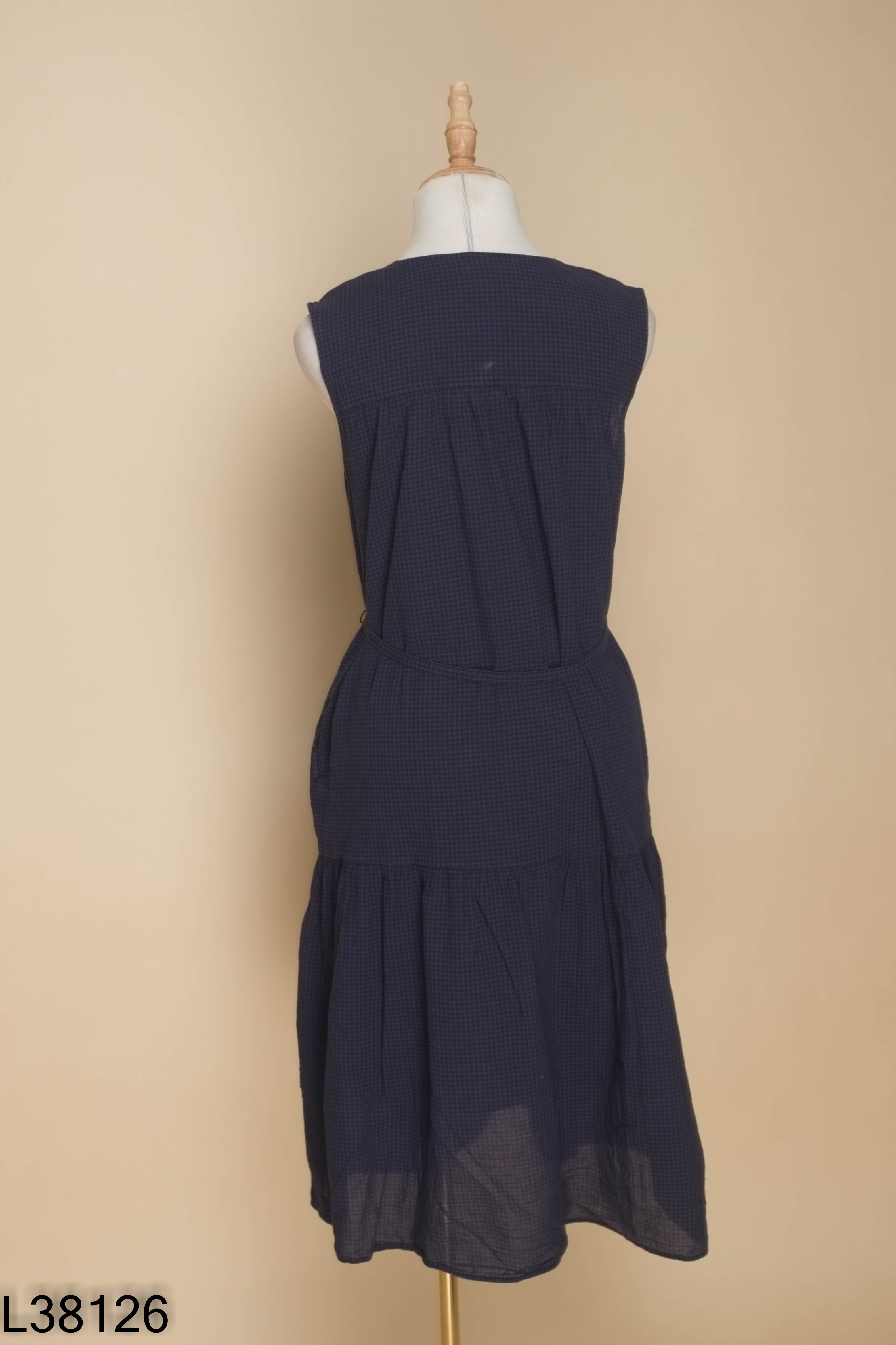 Váy UNIQLO xanh than kẻ caro đen