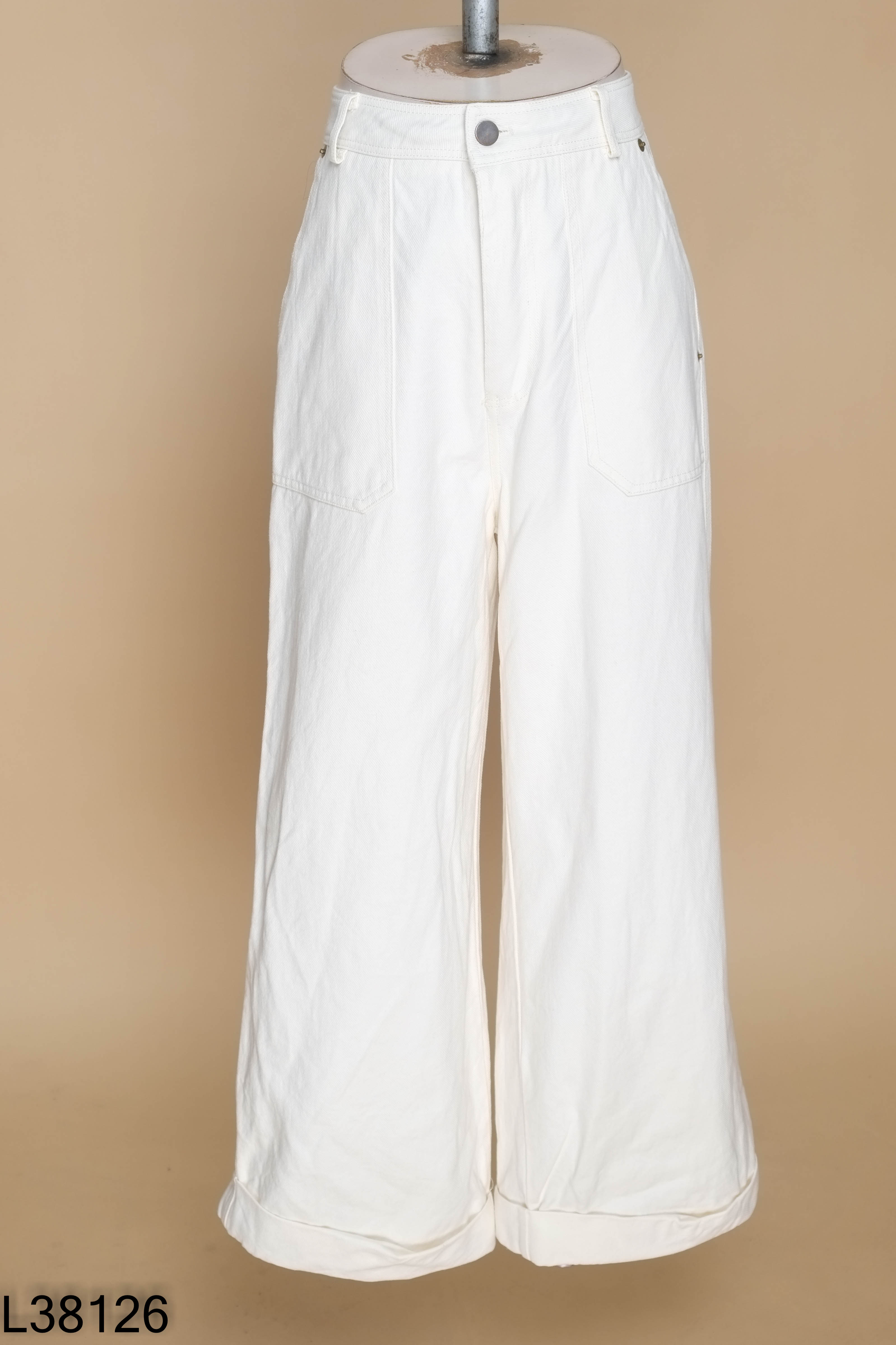 Quần jeans be ống rộng