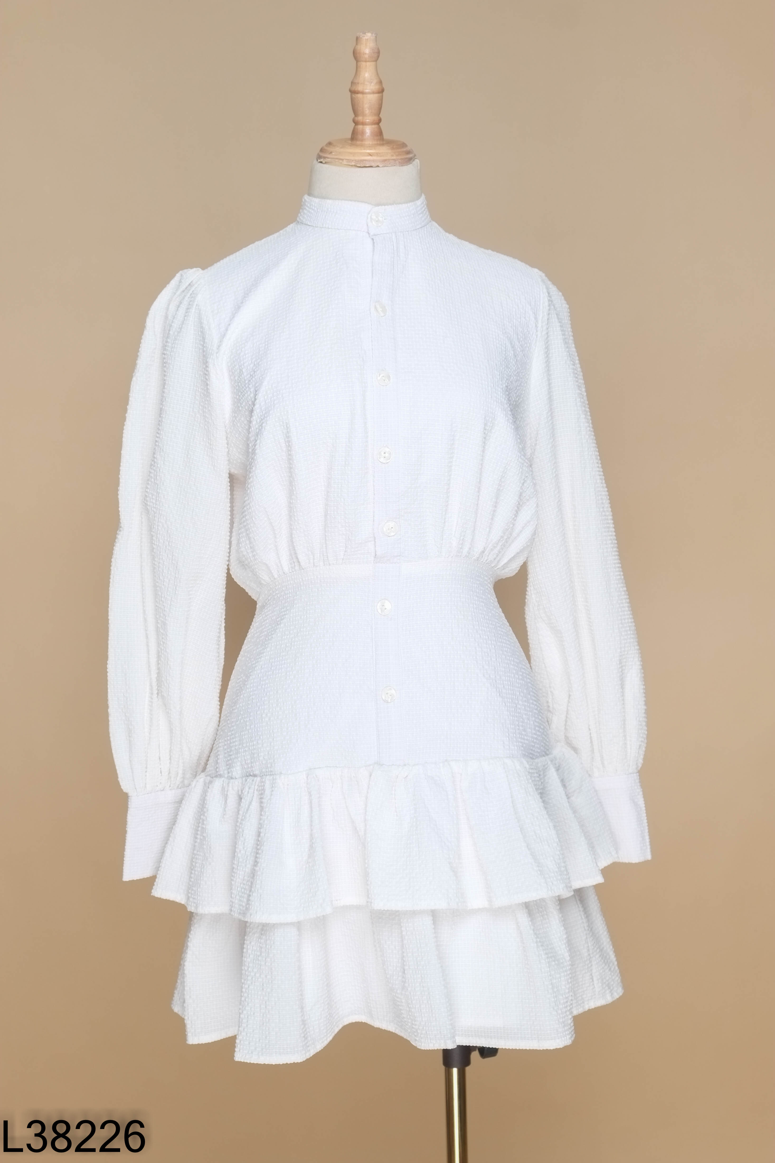 Váy trắng RECHIC phối bèo