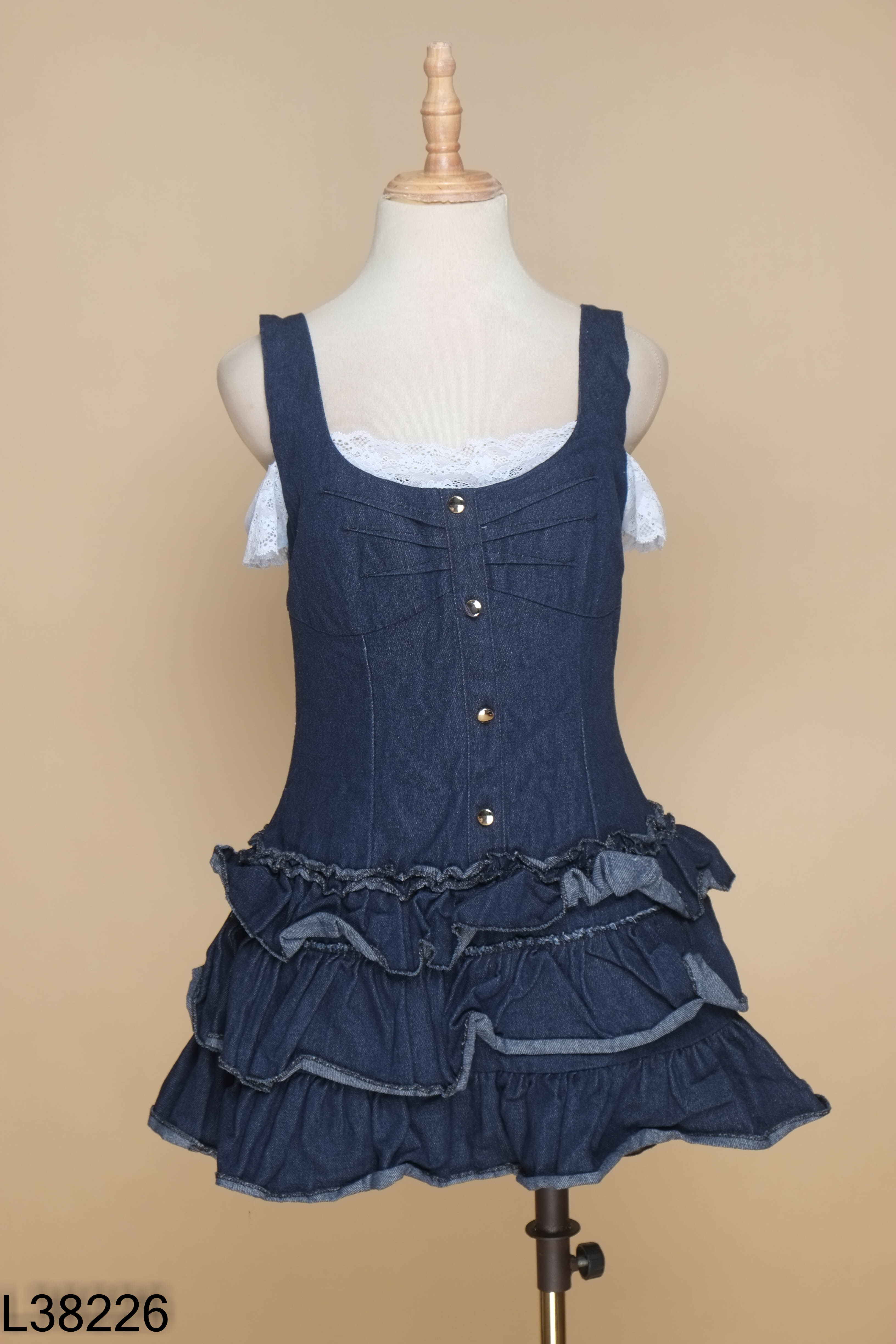 Váy jeans xanh bèo tầng phối ren