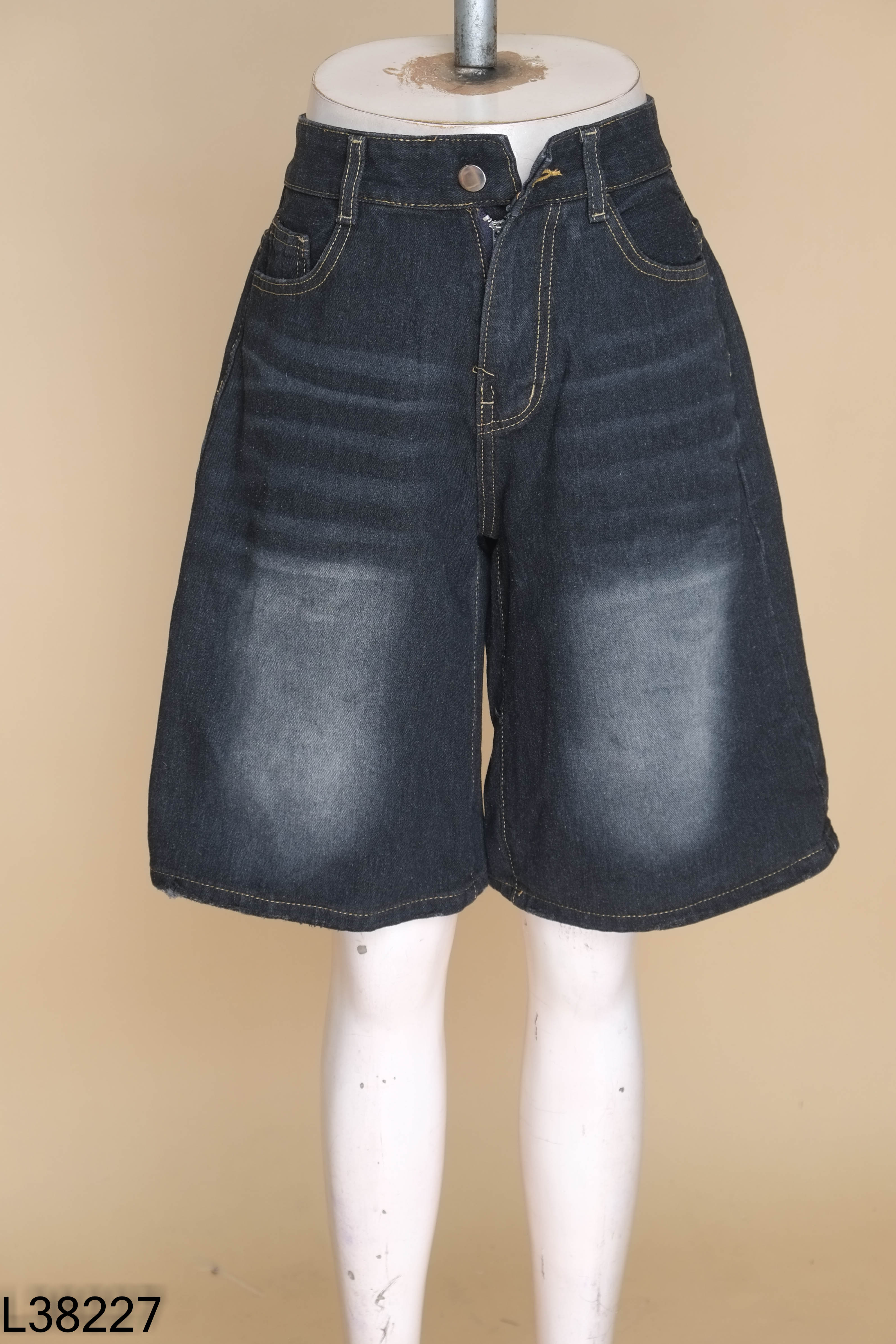 Quần jeans CALEM.CLUB xám lửng
