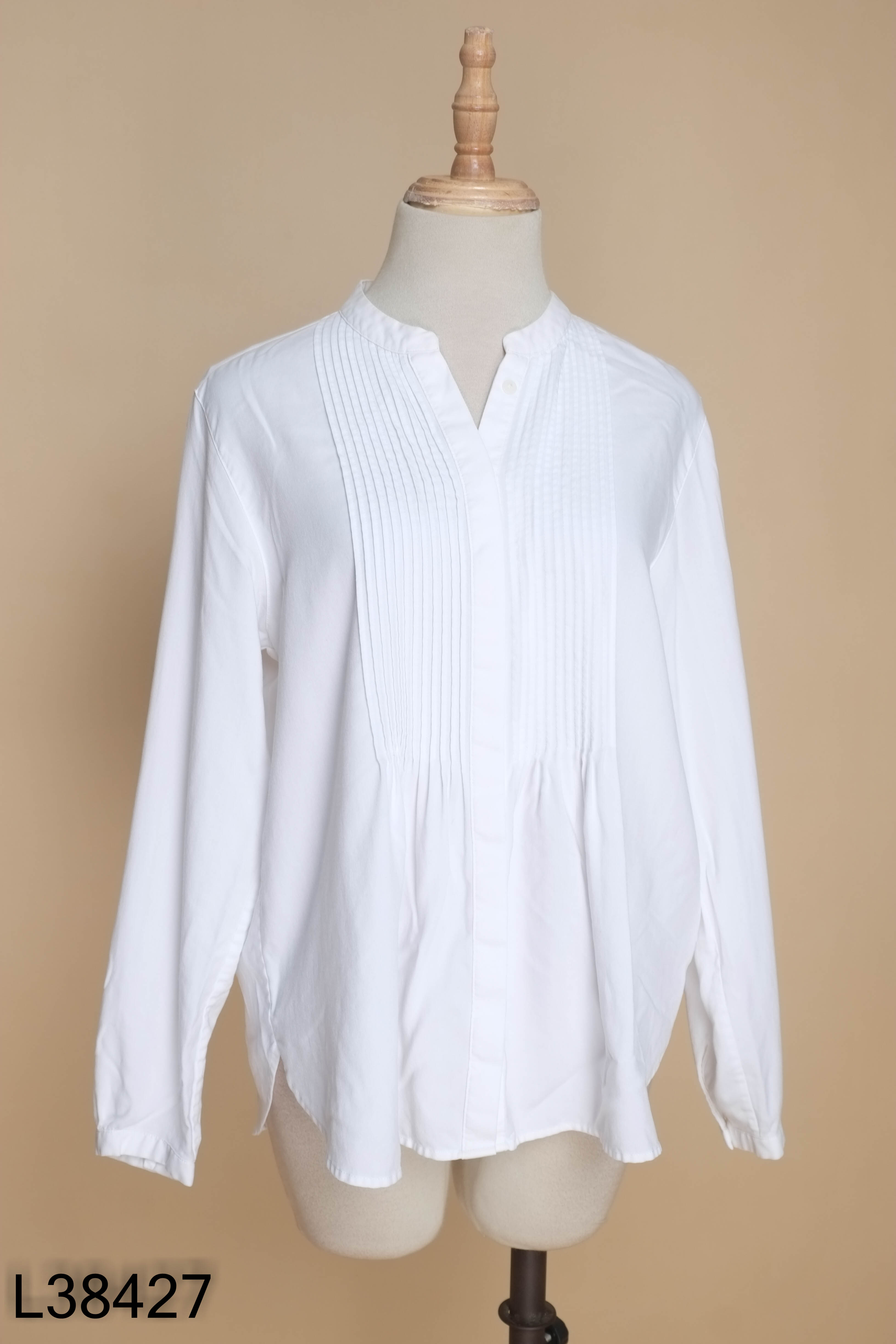 Áo UNIQLO sơ mi trắng