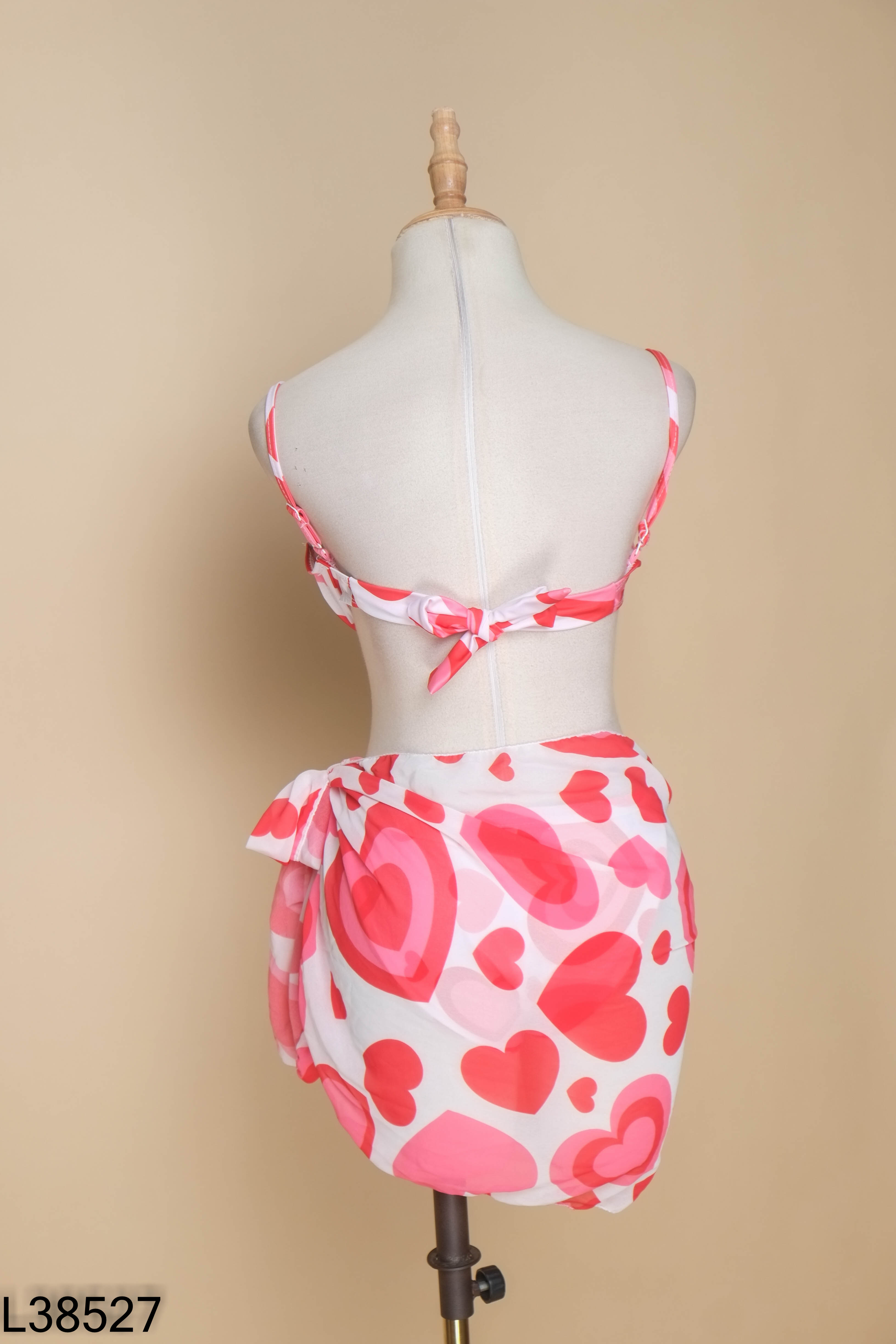 Set Bikini trắng họa tiết hồng đỏ + Khăn