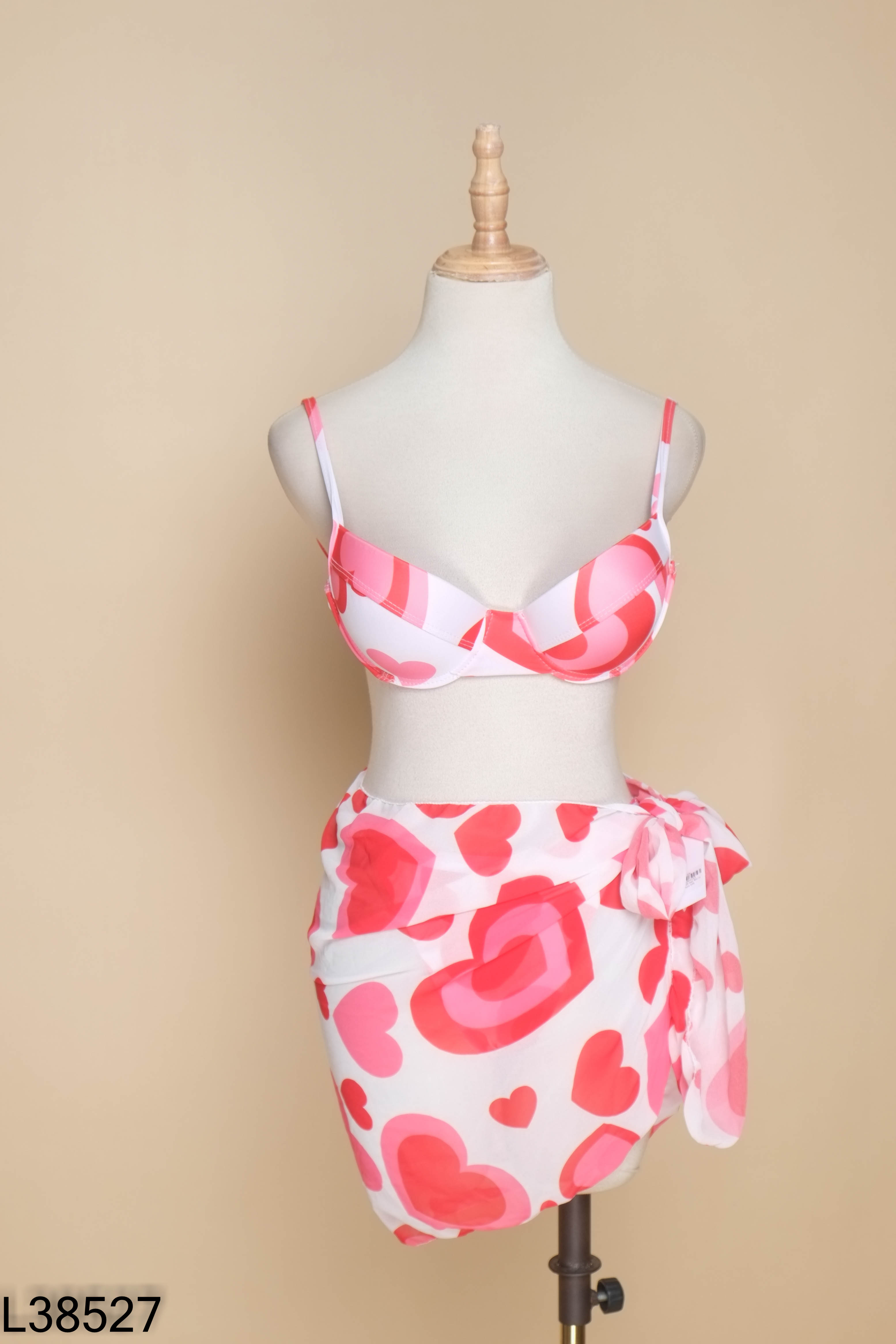 Set Bikini trắng họa tiết hồng đỏ + Khăn