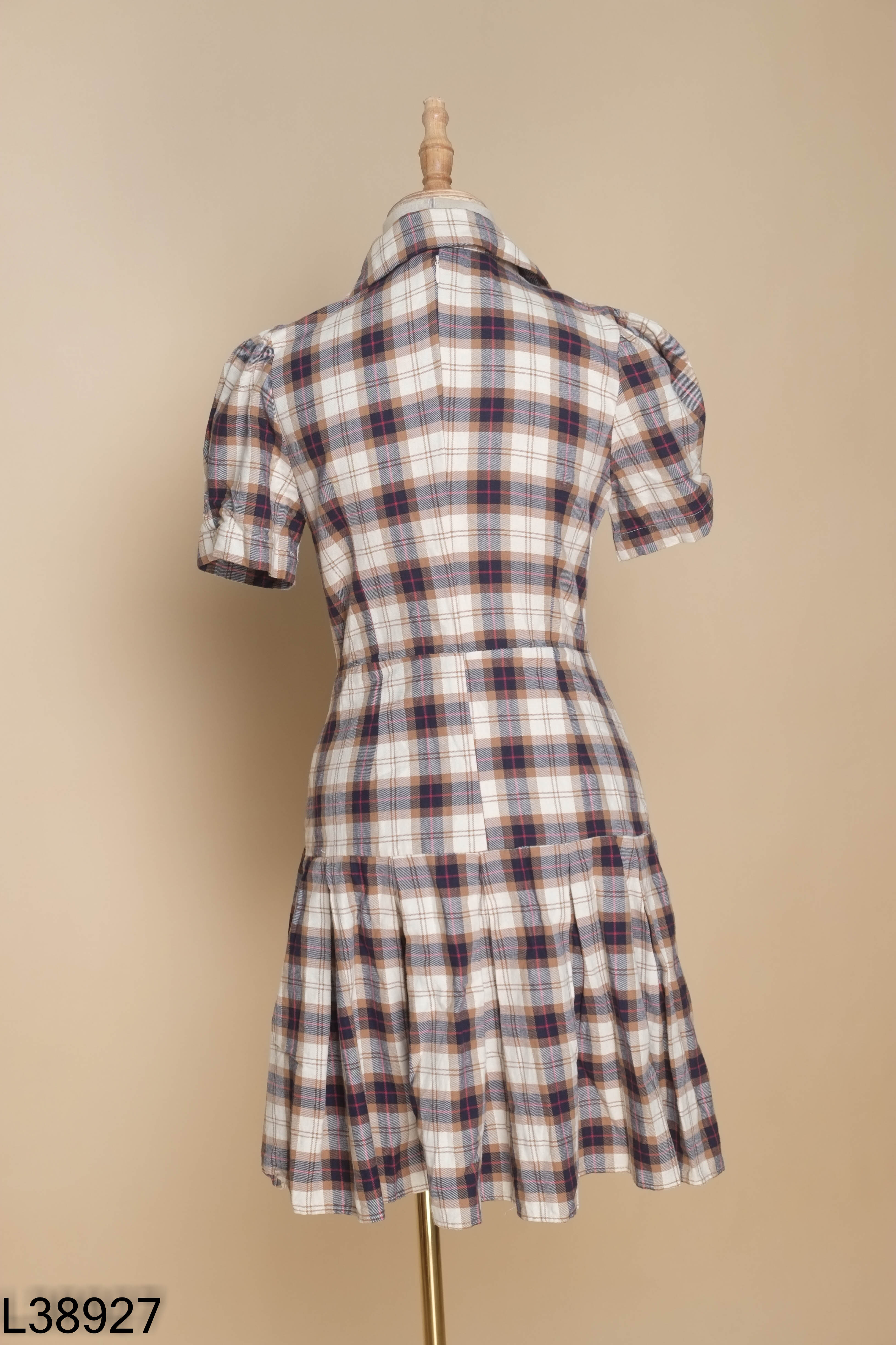 Váy nâu kẻ 92WEAR cổ tim