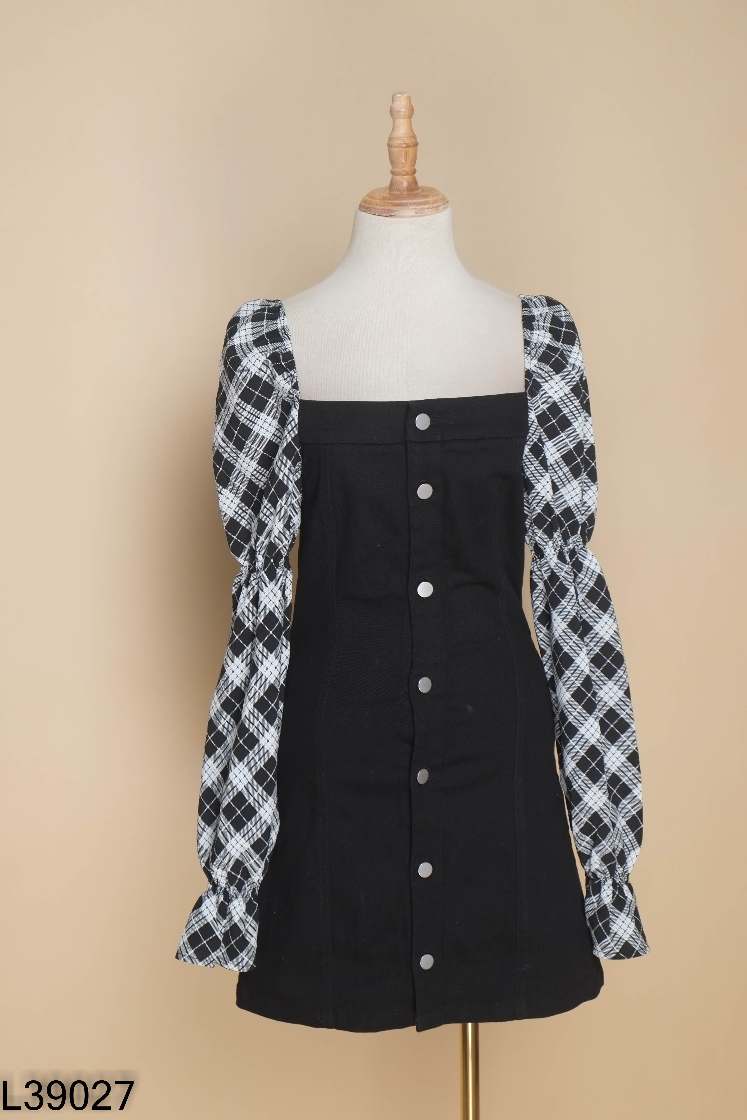 Váy jeans đen HM phối tay kẻ