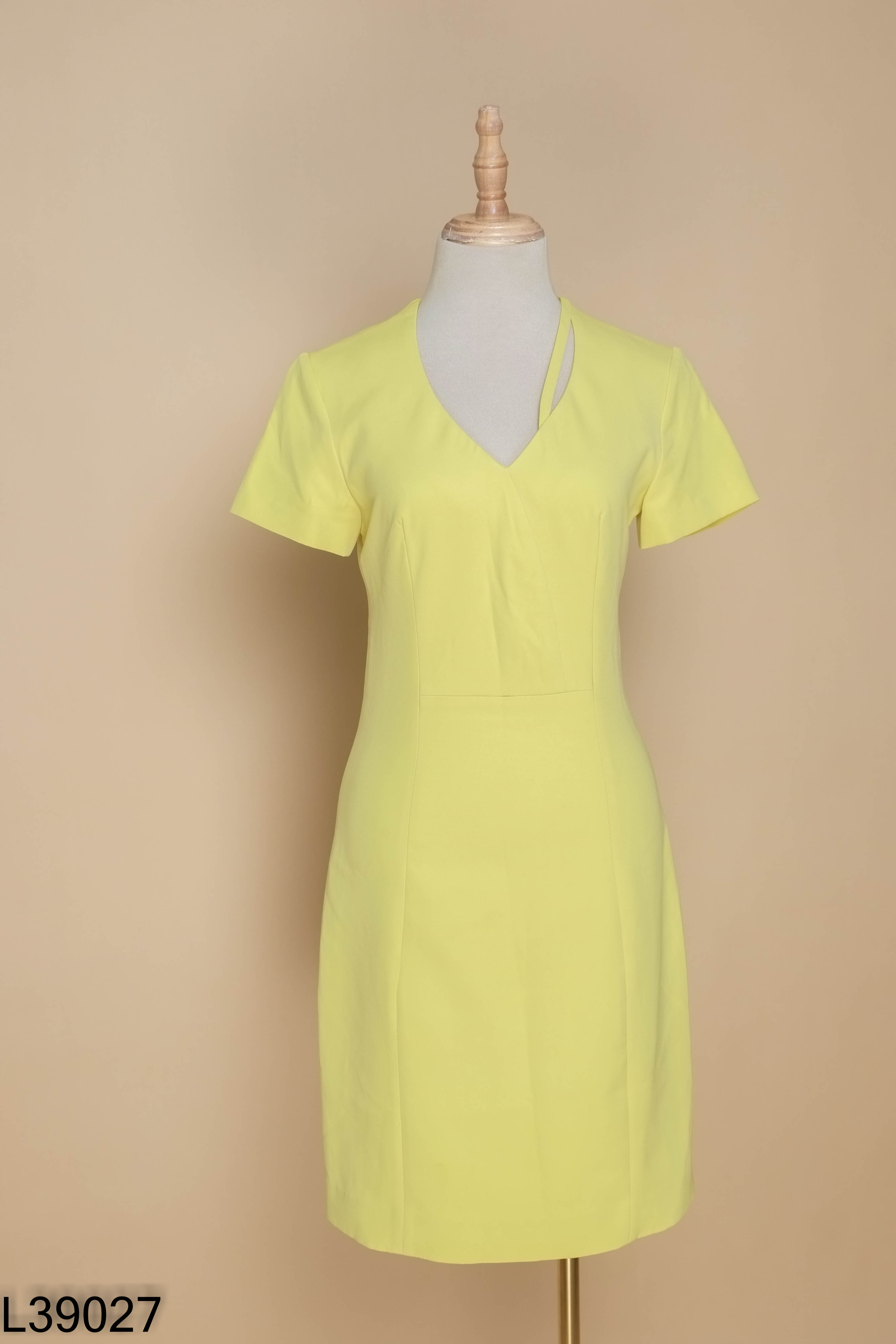 Váy IVY MODA vàng chanh cổ V