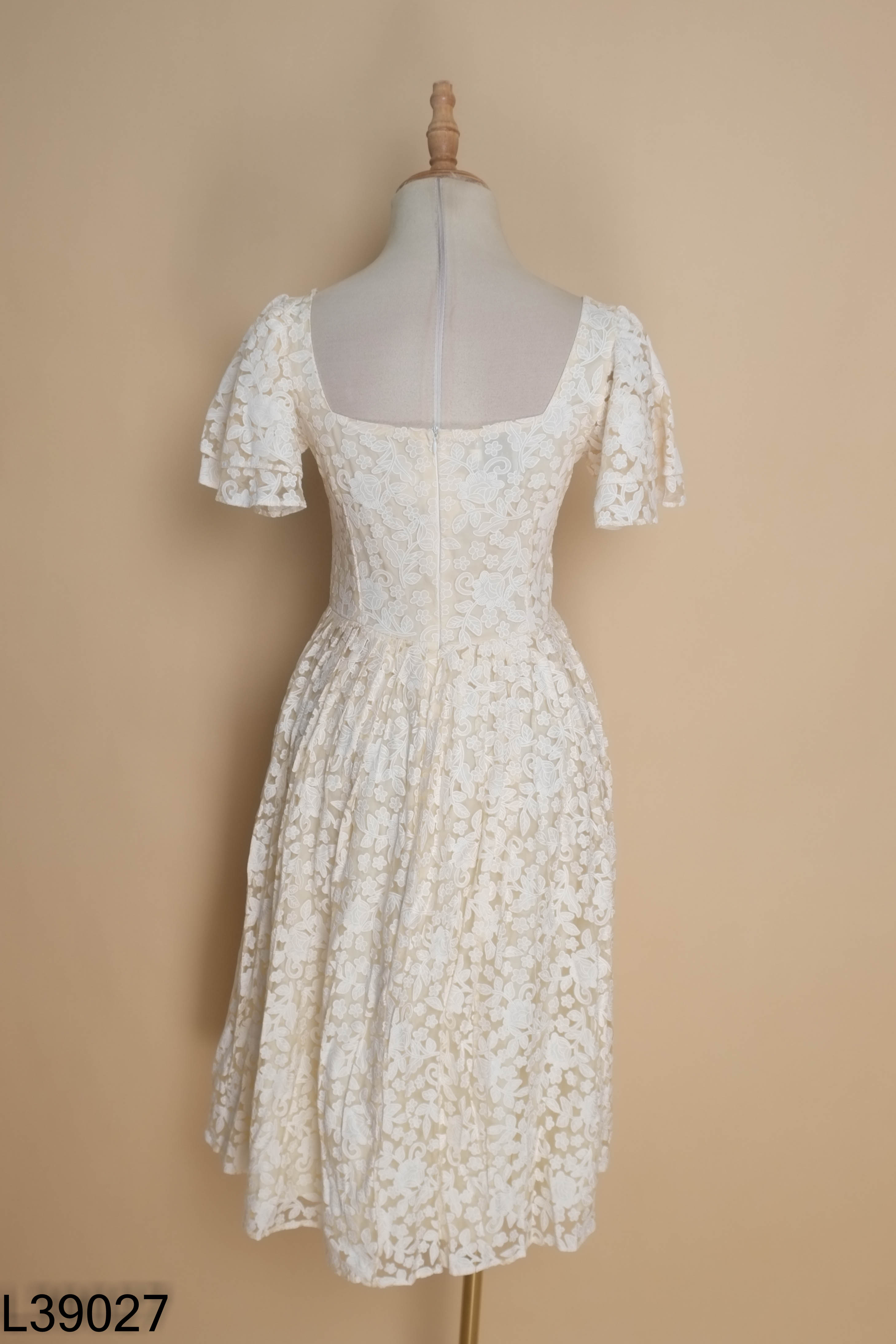 Váy ren be MIN BOUTIQUE xoắn ngực