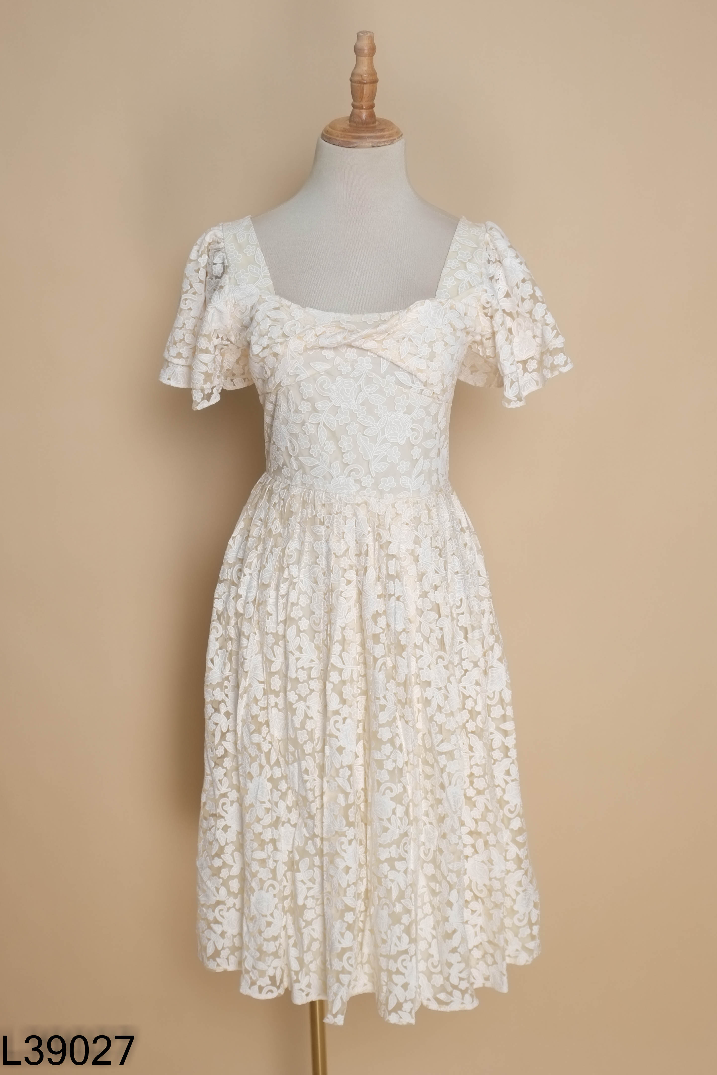 Váy ren be MIN BOUTIQUE xoắn ngực