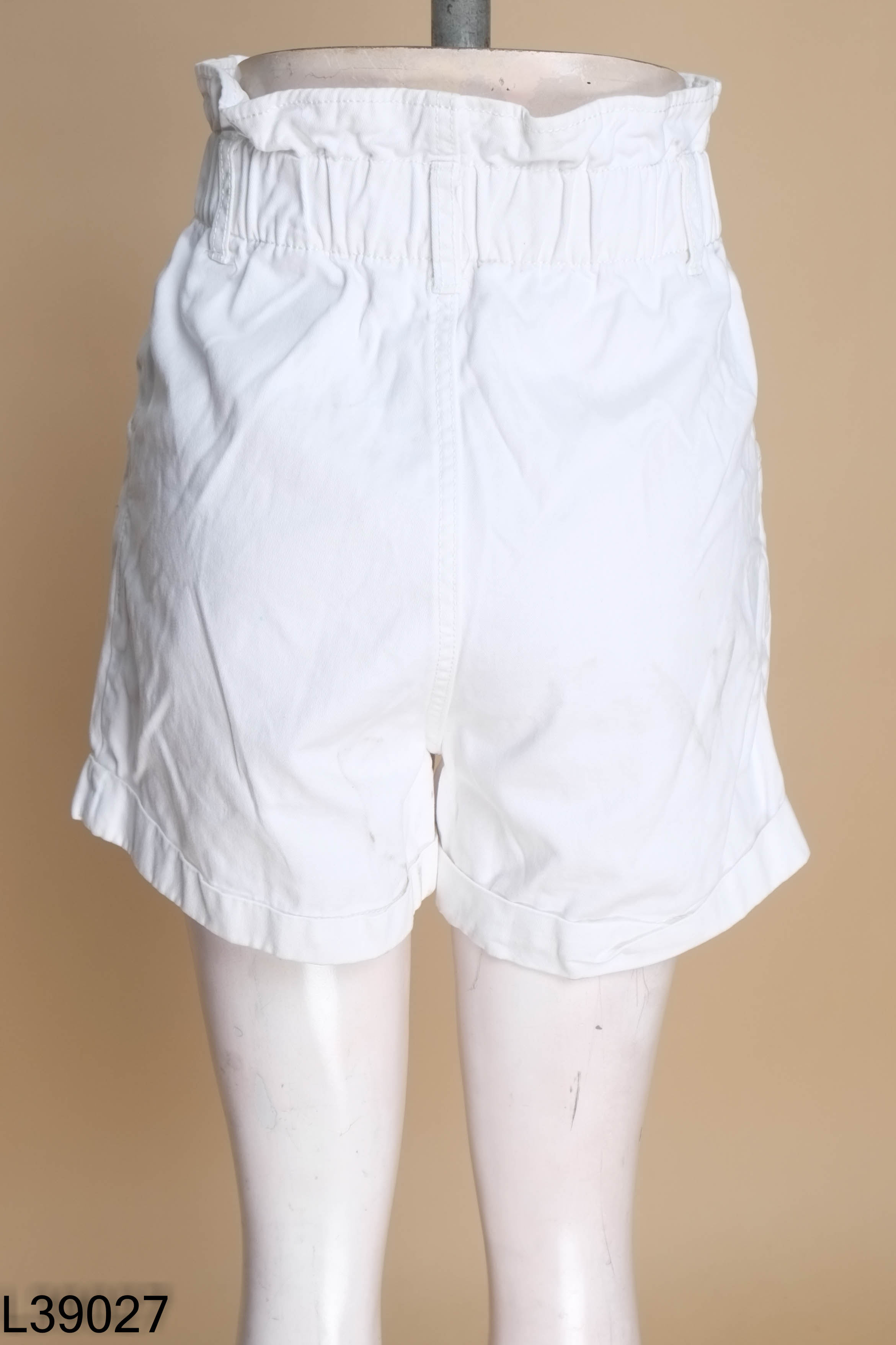 Quần shorts HM trắng