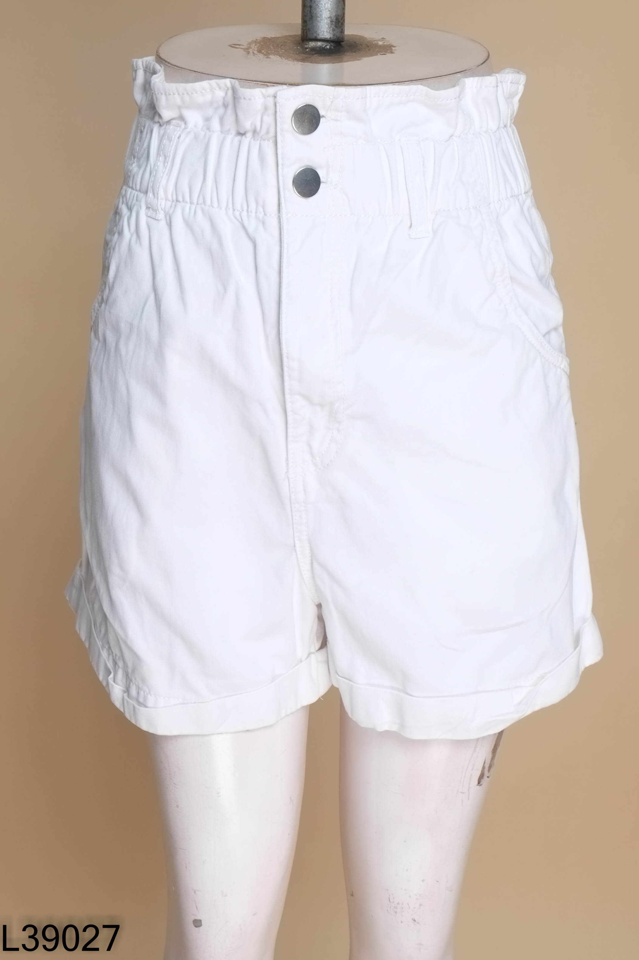 Quần shorts HM trắng