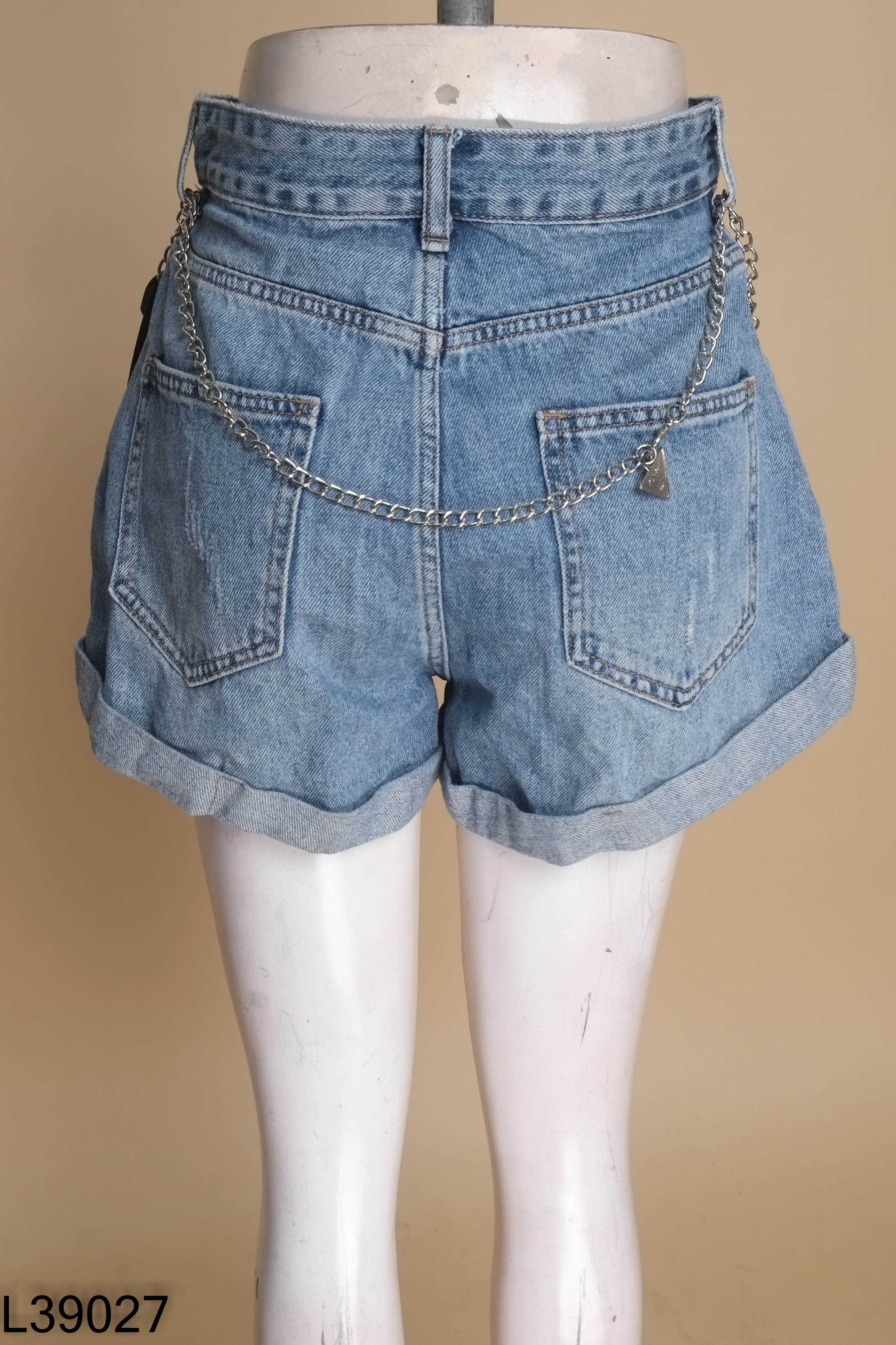 Quần shorts jeans xanh phối đai túi