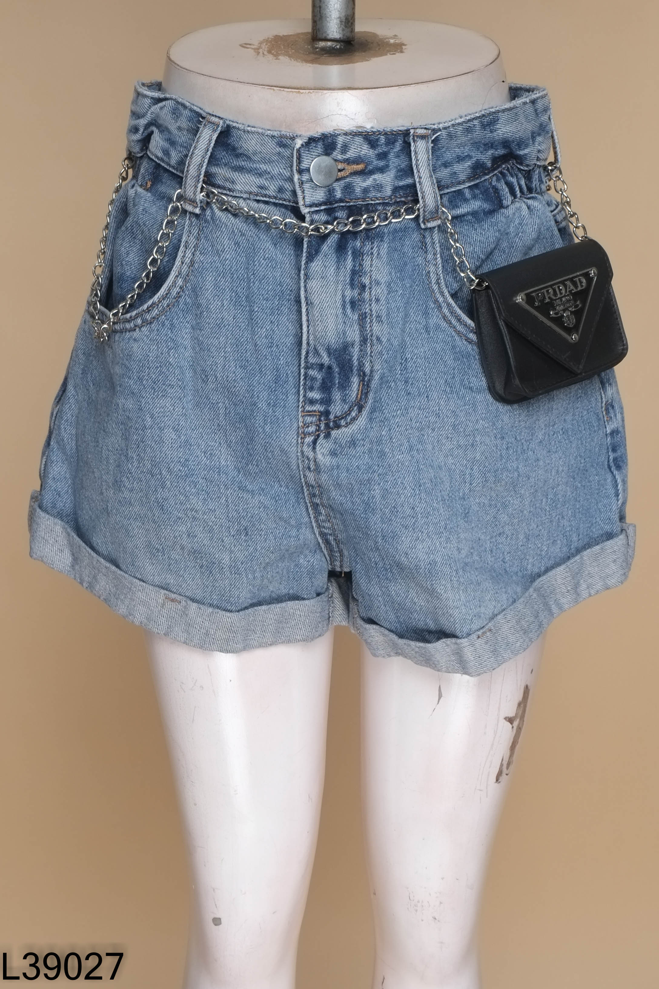 Quần shorts jeans xanh phối đai túi
