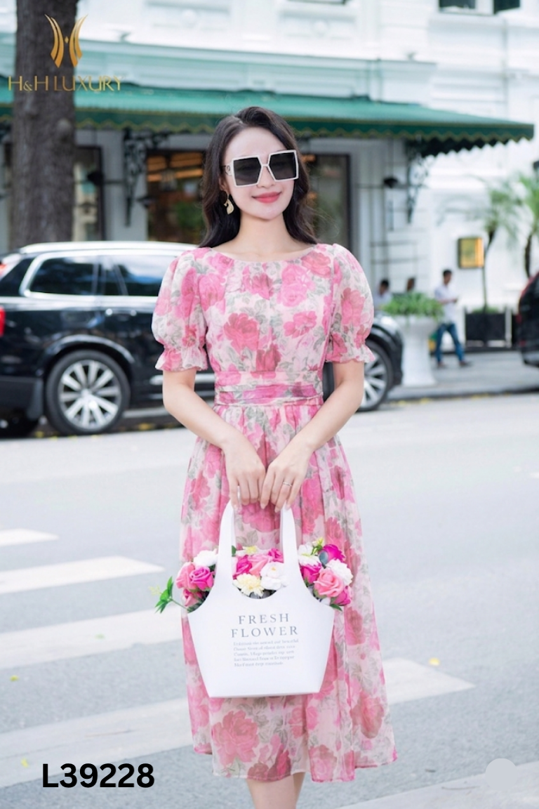 Váy H&H LUXURY hồng họa tiết hoa