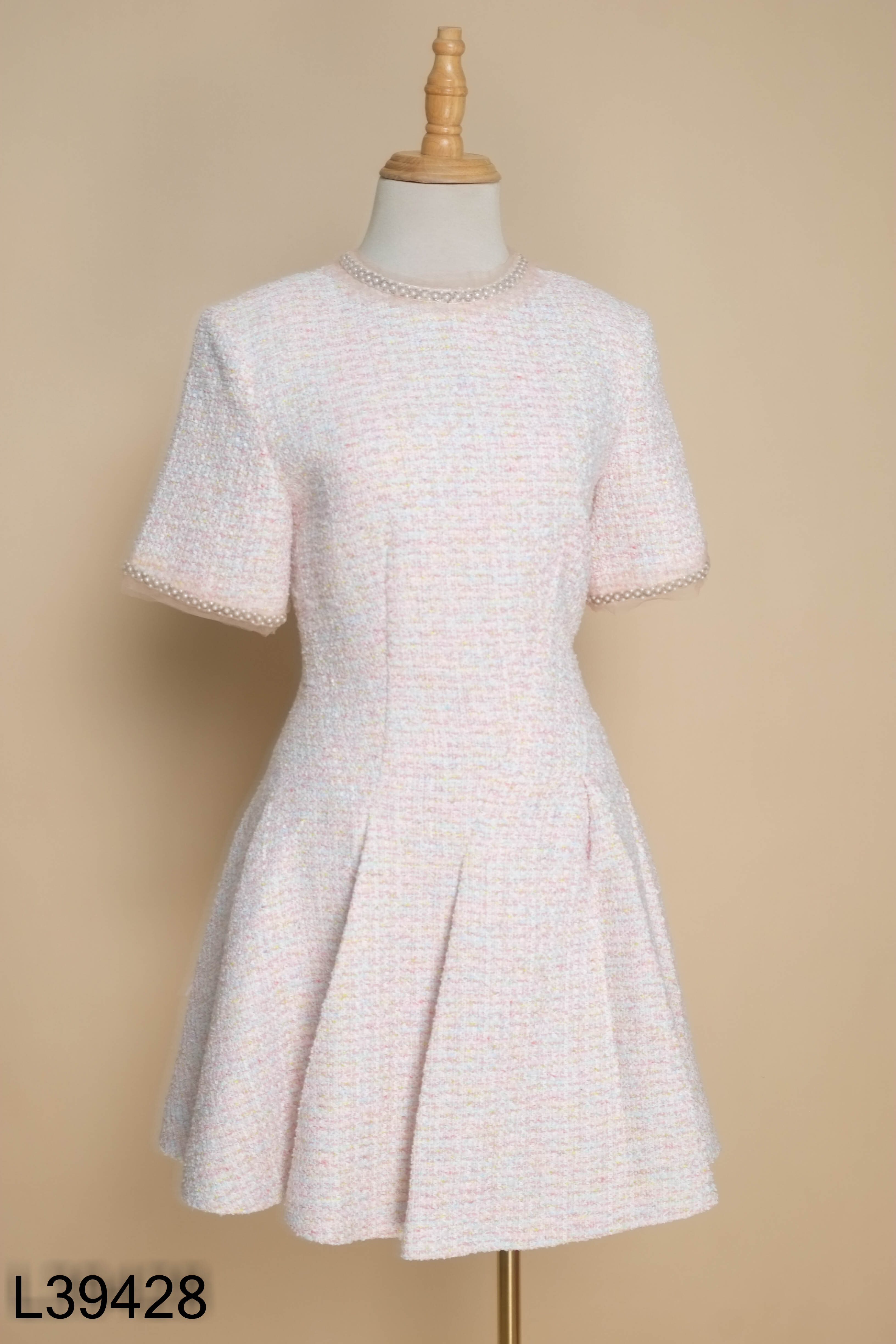 Váy TOCHIE dạ tweed hồng đính ngọc