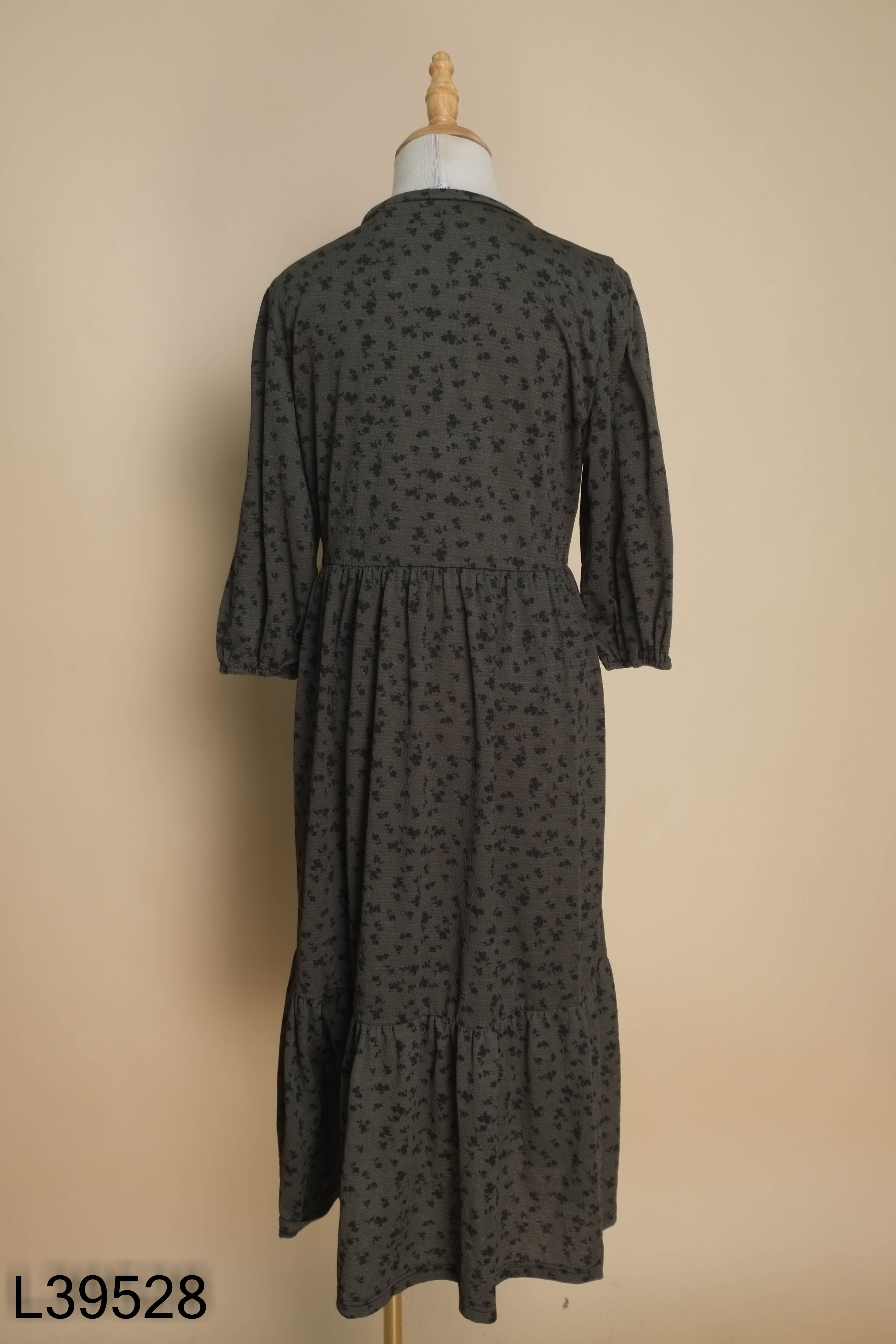 Váy xanh babydoll họa tiết đen STRADIVARIUS