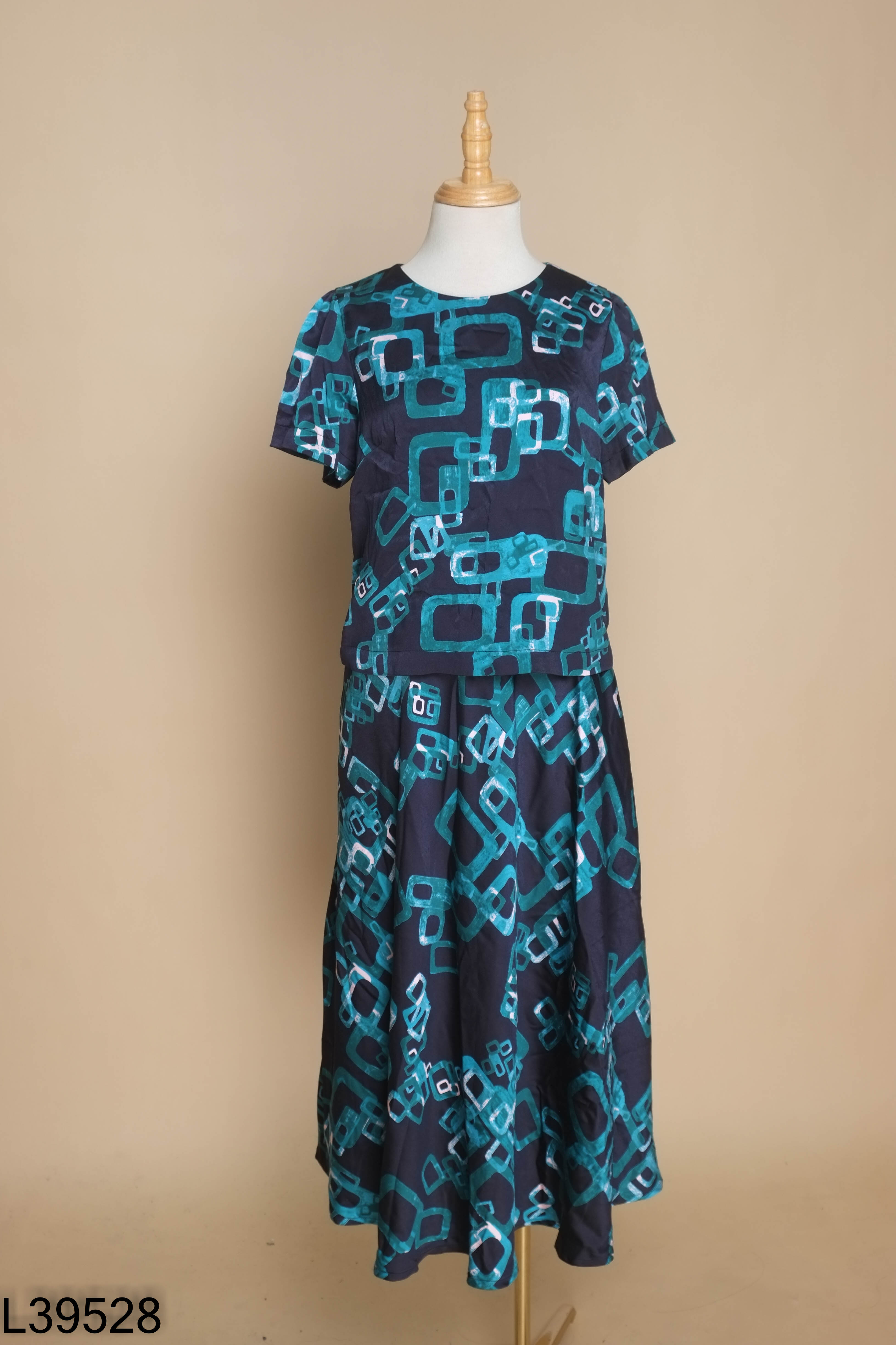 Set Áo xanh than họa tiết + Chân váy