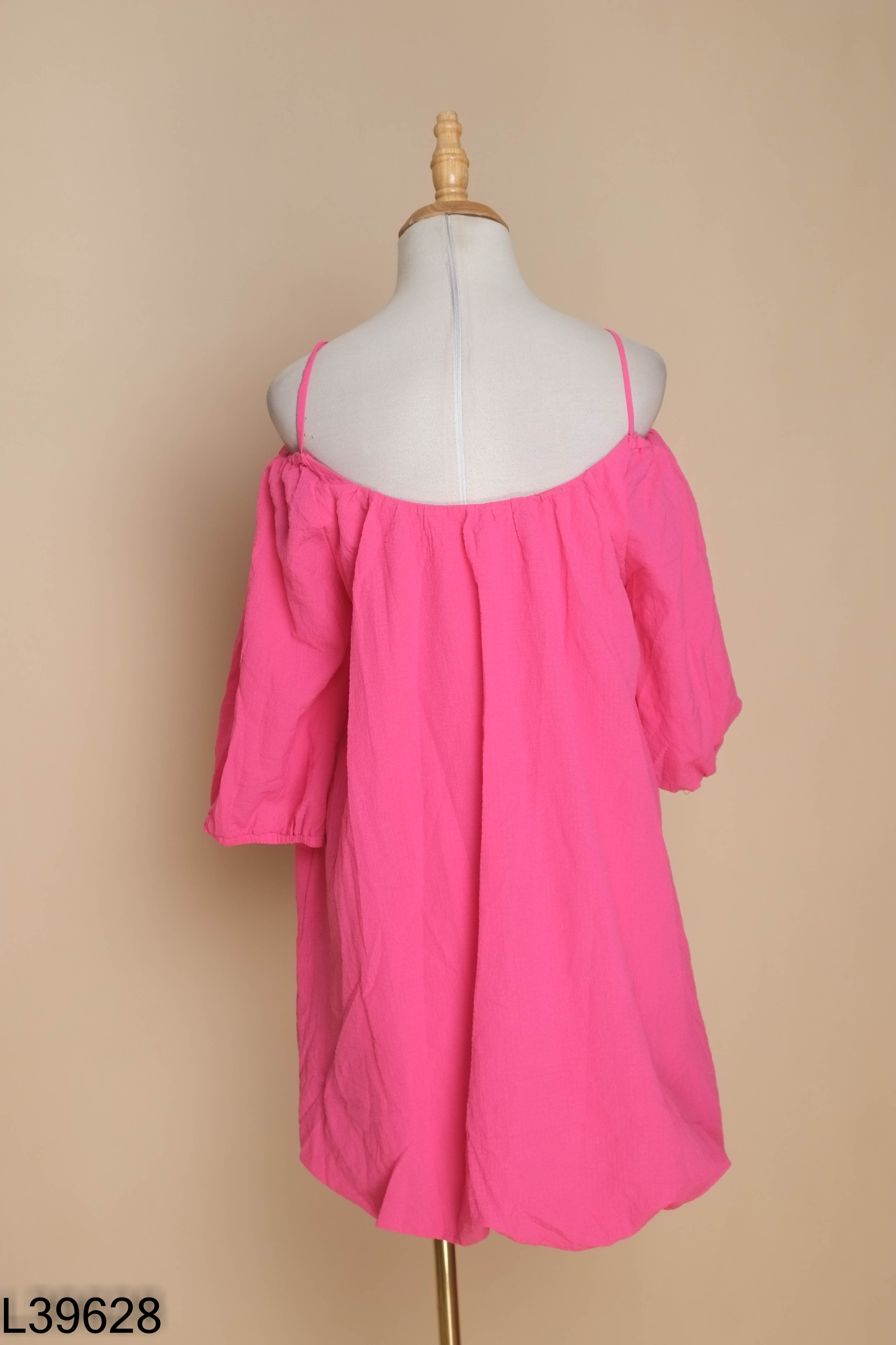 Váy hồng babydoll phối vai
