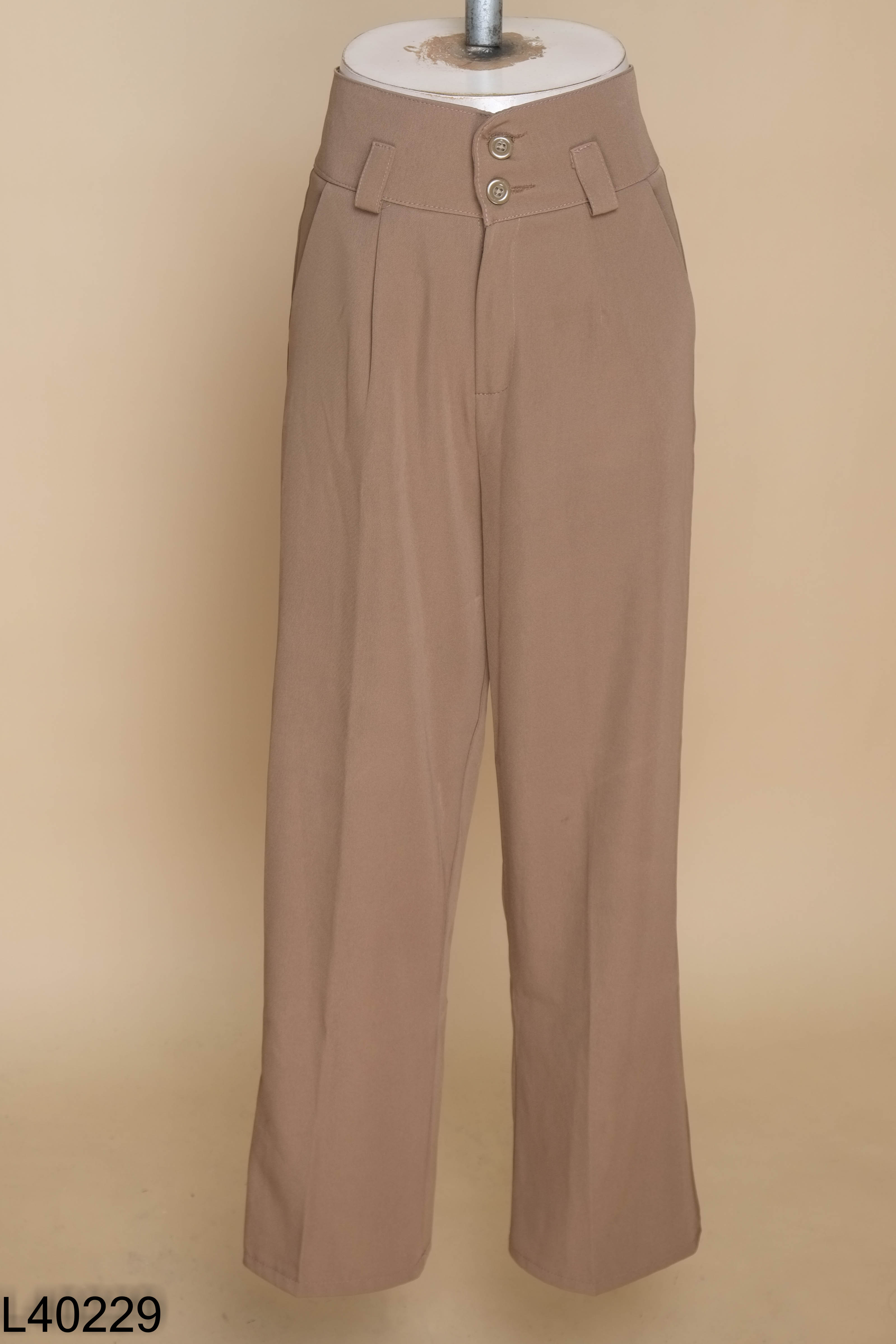 Quần suông nâu 2 cúc