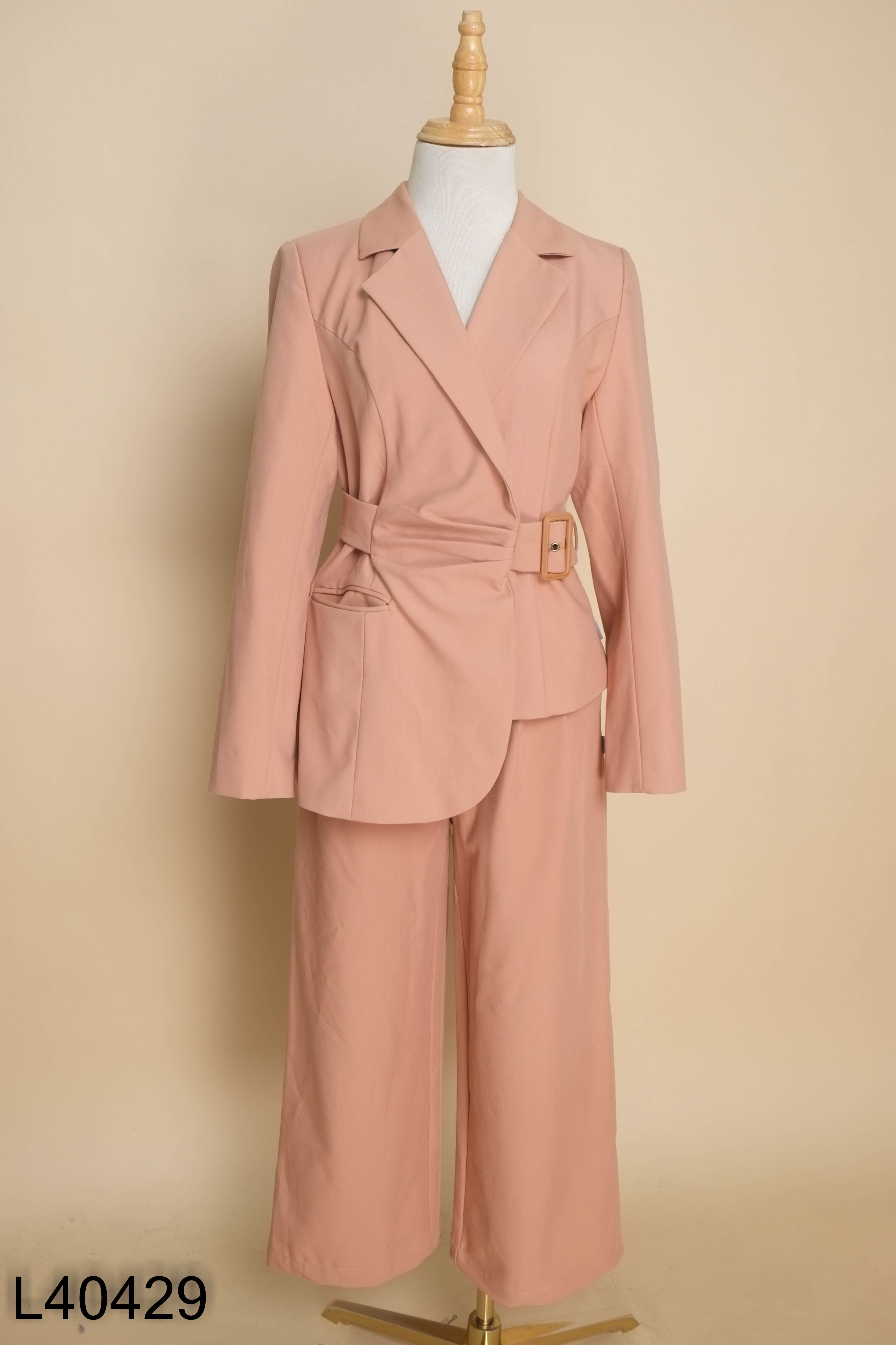 Set áo blazer + quần màu da