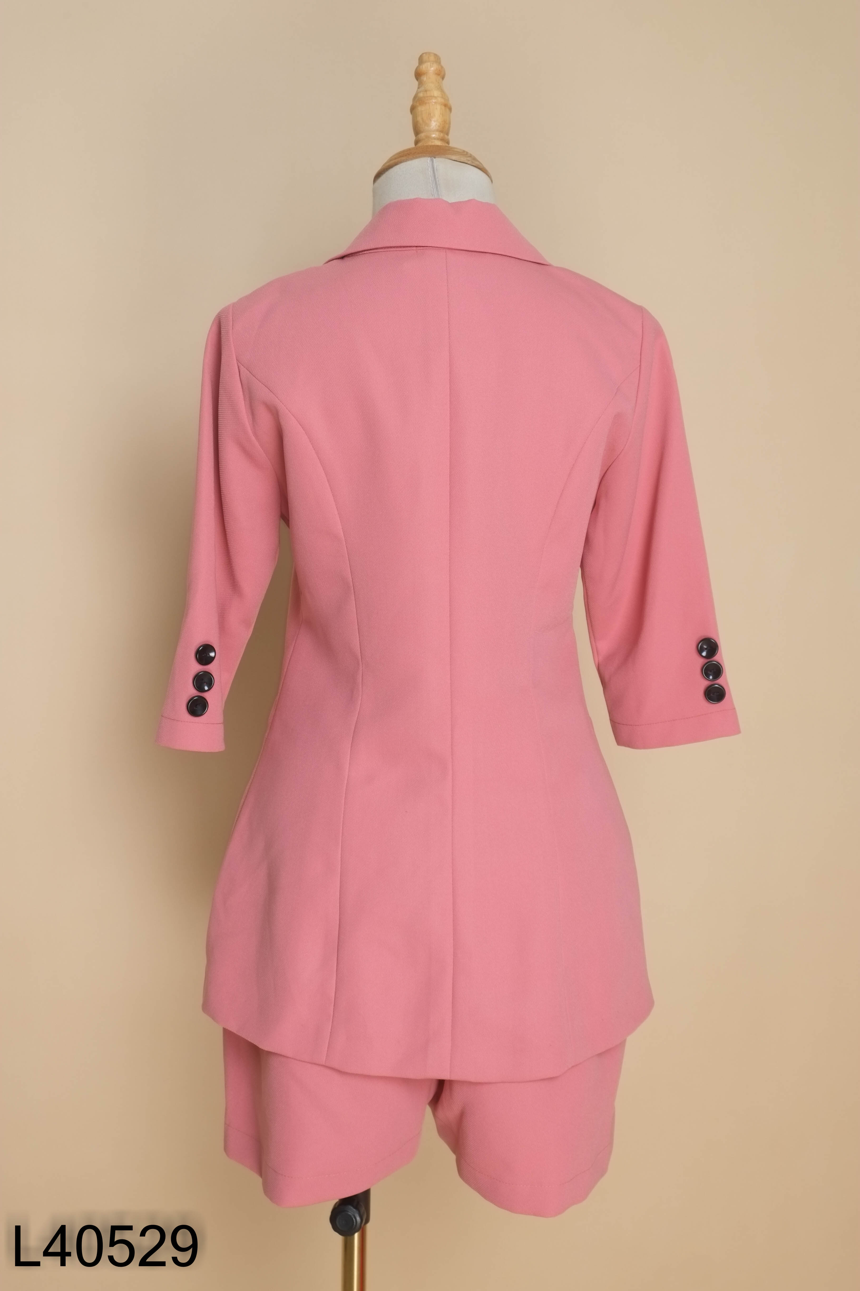 Set áo blazer + quần short hồng phấn