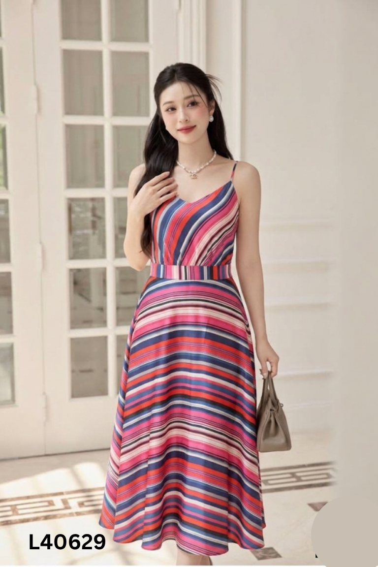Váy hai dây hồng kẻ phối nhiều màu