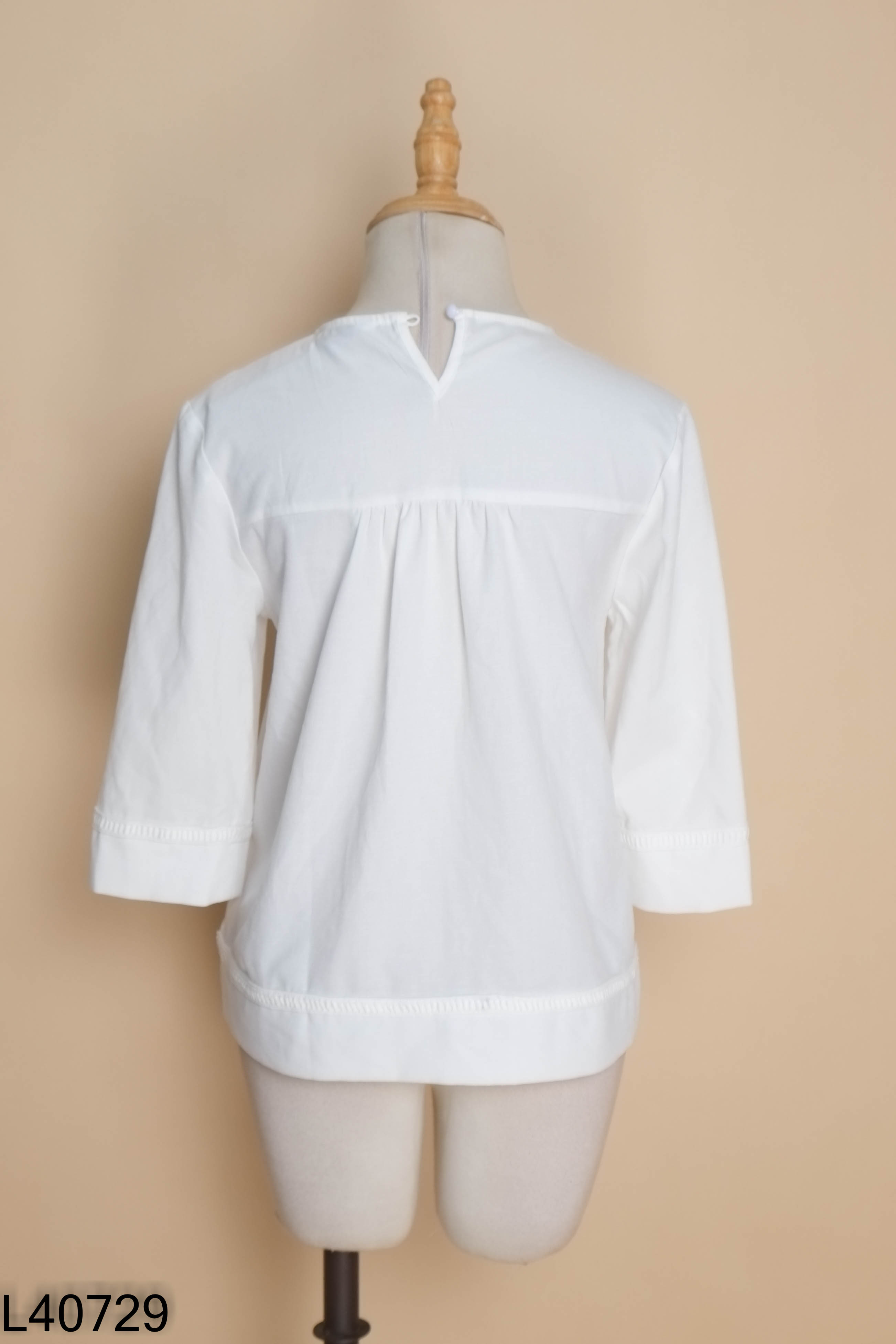 Áo 92 WEAR trắng xếp ly