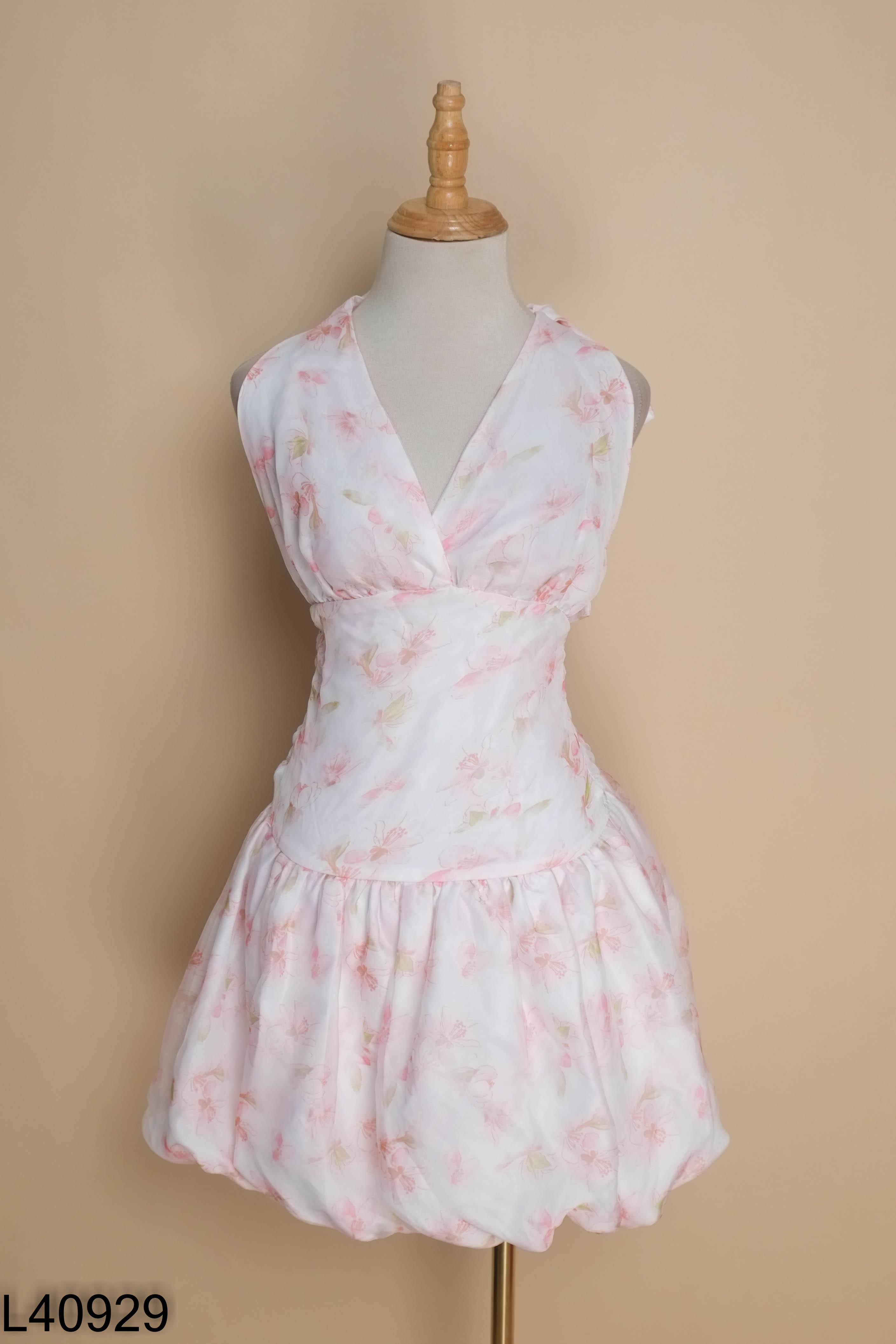 Váy hồng hoa CHAN CLOSET dáng bí