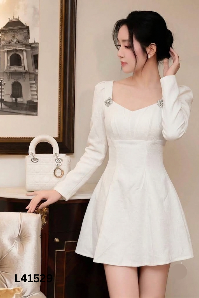 NEWTAG SSU.DESIGN váy trắng khuy đá