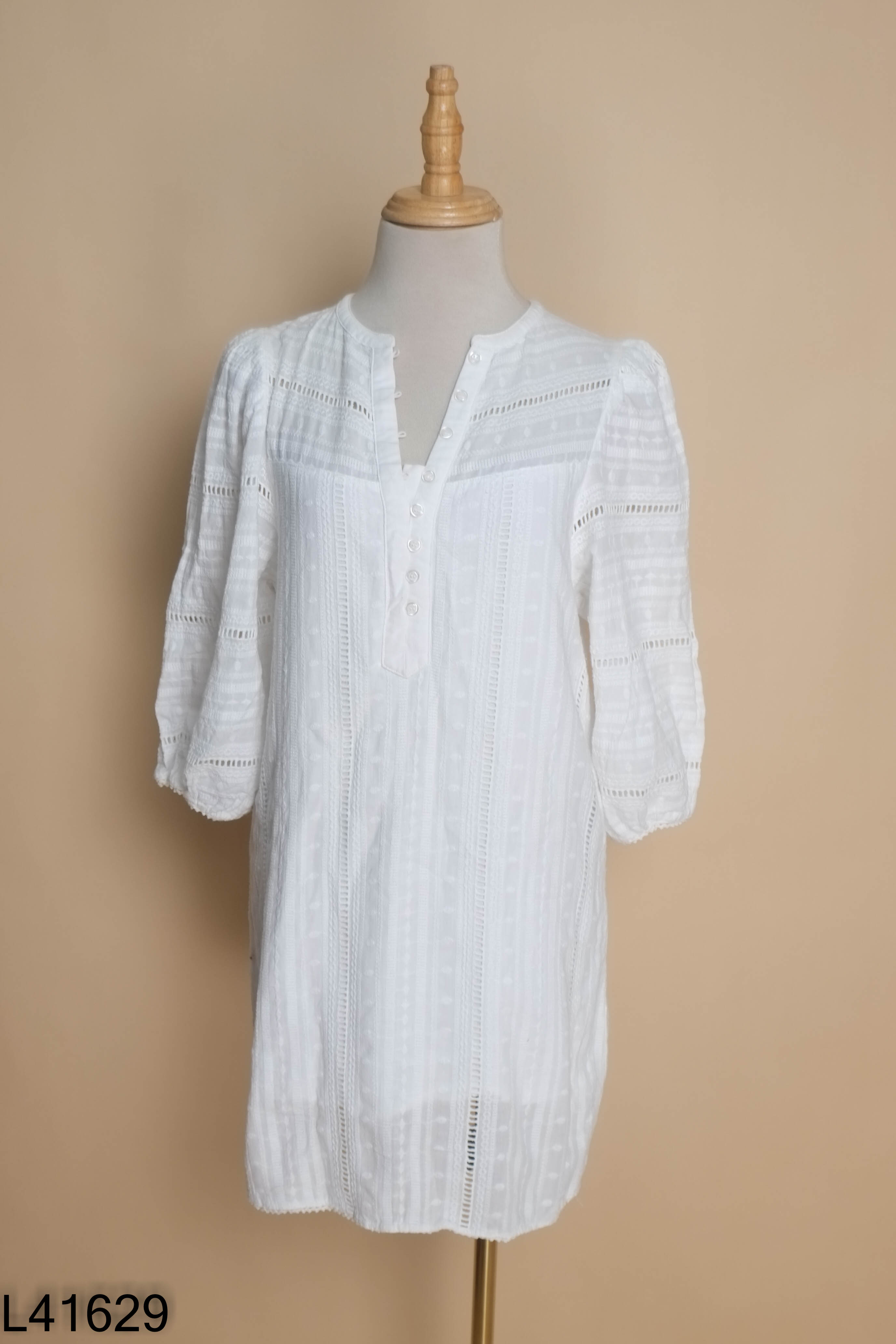 Váy trắng LE METIER cổ tàu