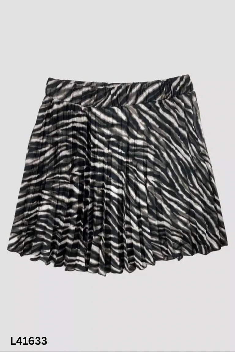 Chân váy ZARA đen trắng xếp li