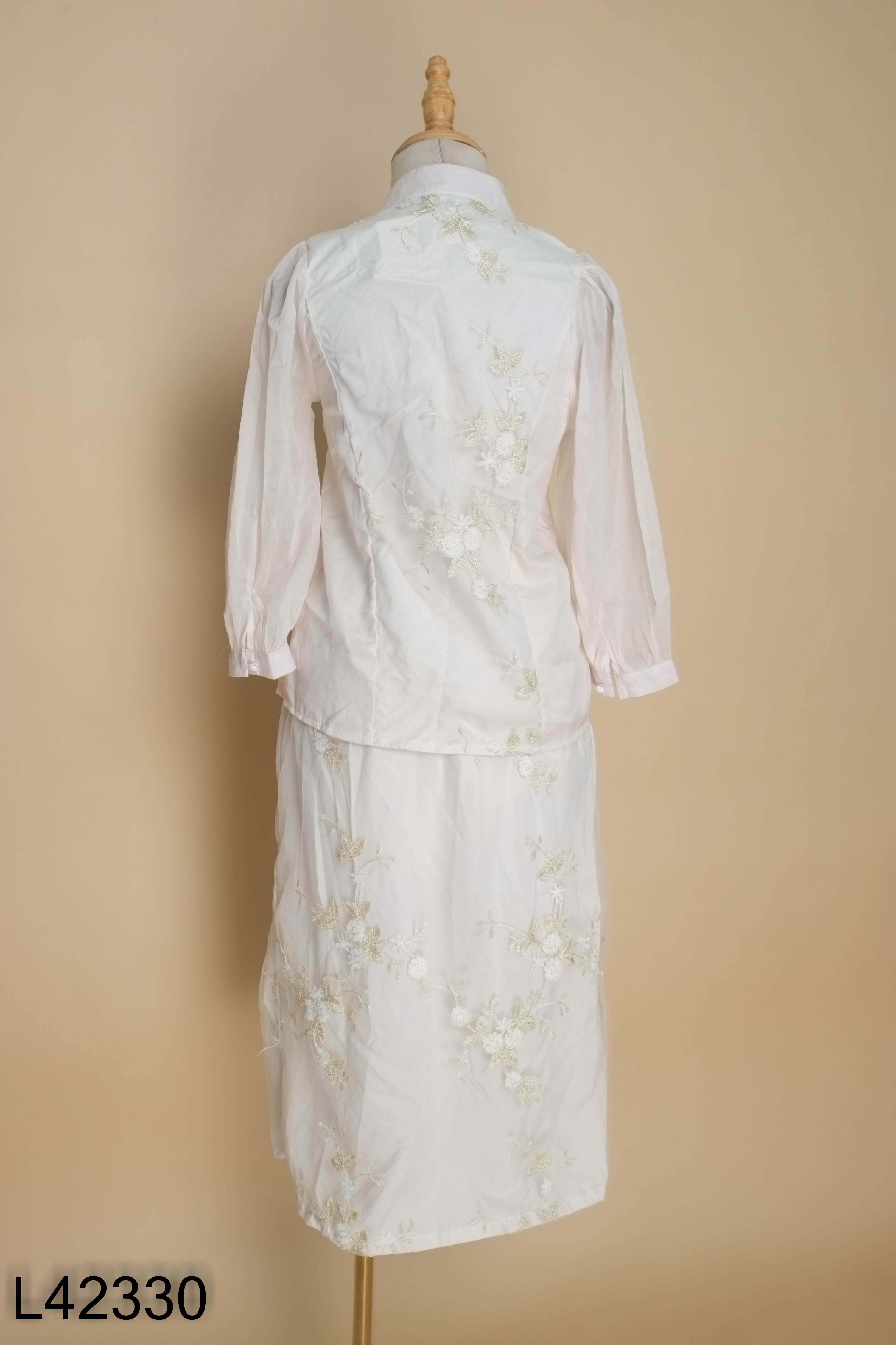 NEWTAG Set be thêu hoa áo kiểu + chân váy