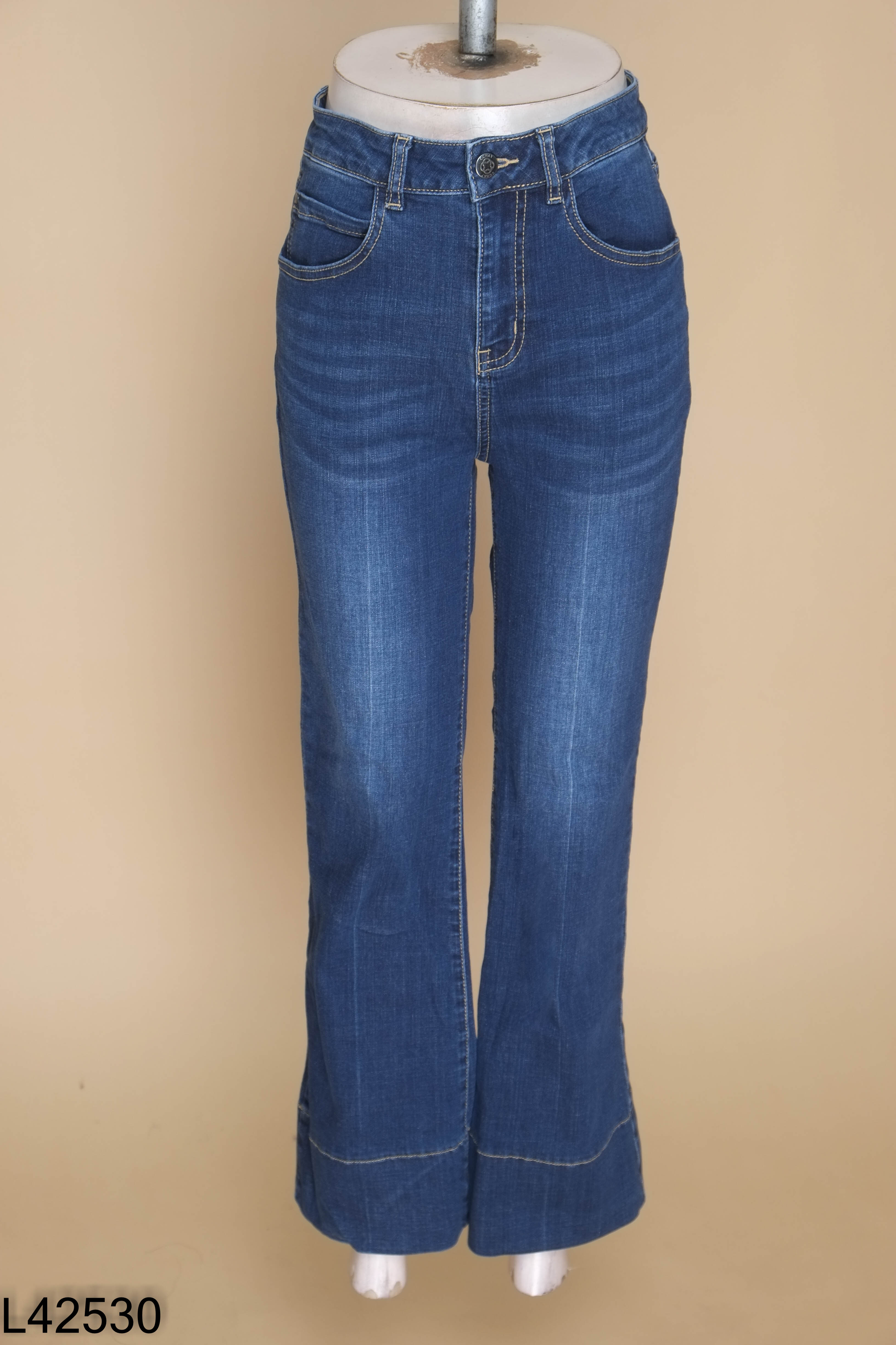 Quần jeans CCHAT xanh loe